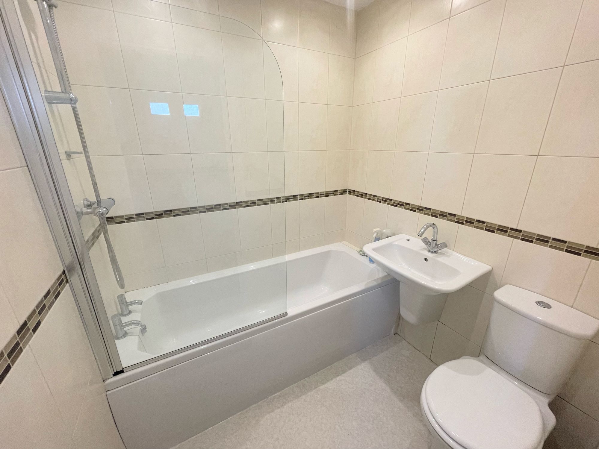 1 bed ground floor flat to rent in Keighley Close, Halifax  - Property Image 10