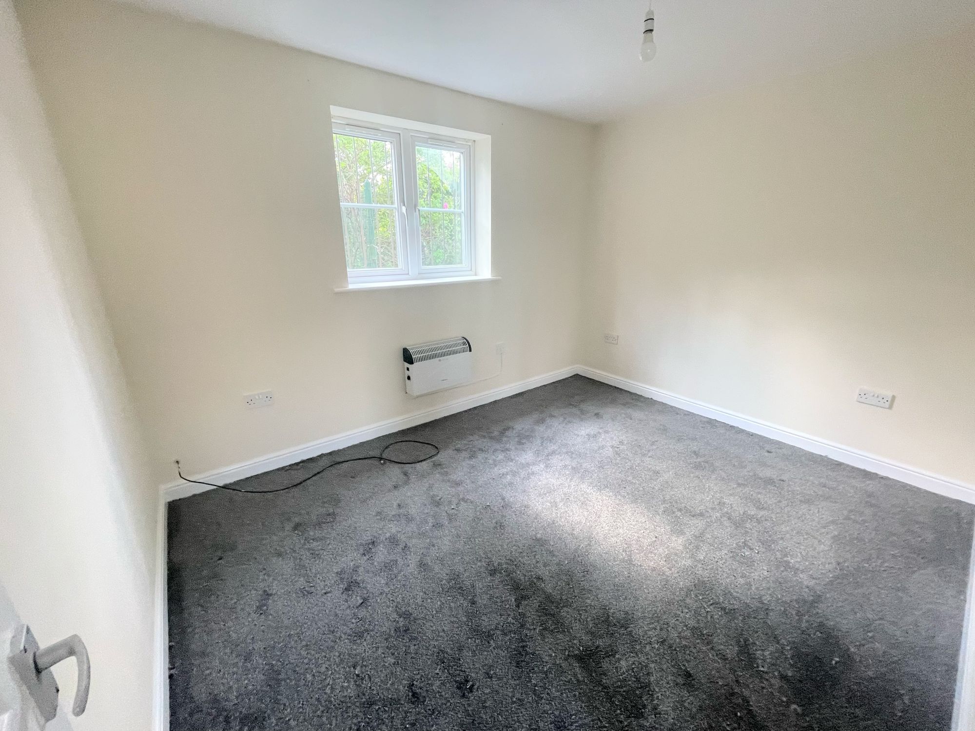 1 bed ground floor flat to rent in Keighley Close, Halifax  - Property Image 9