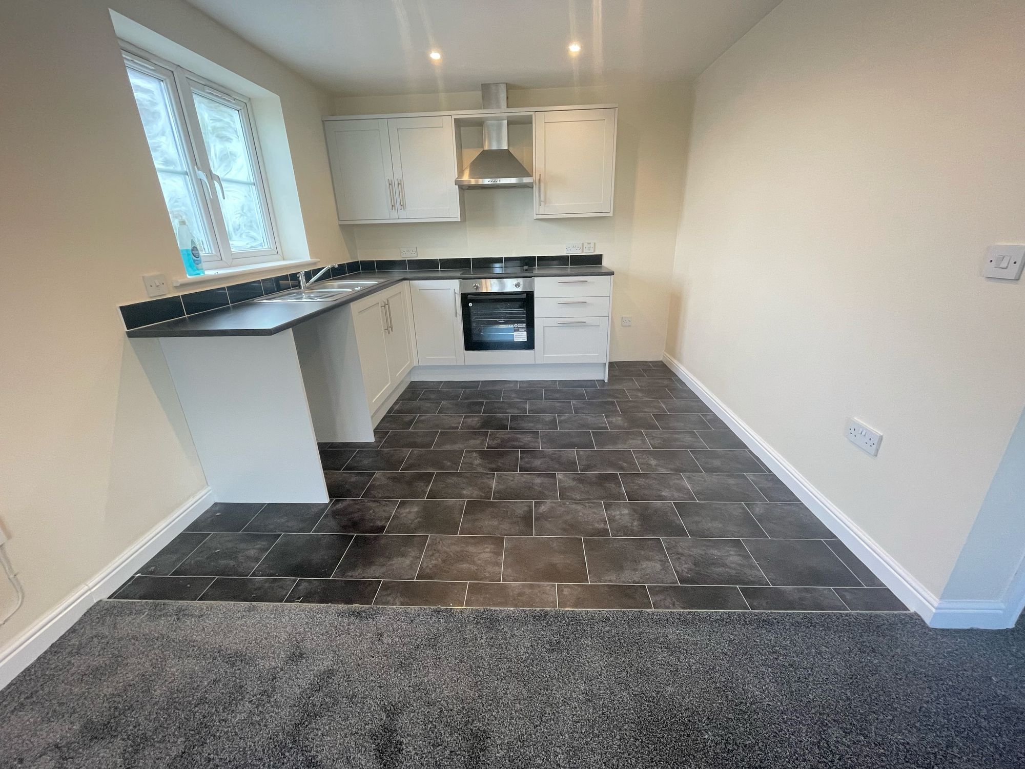 1 bed ground floor flat to rent in Keighley Close, Halifax 1