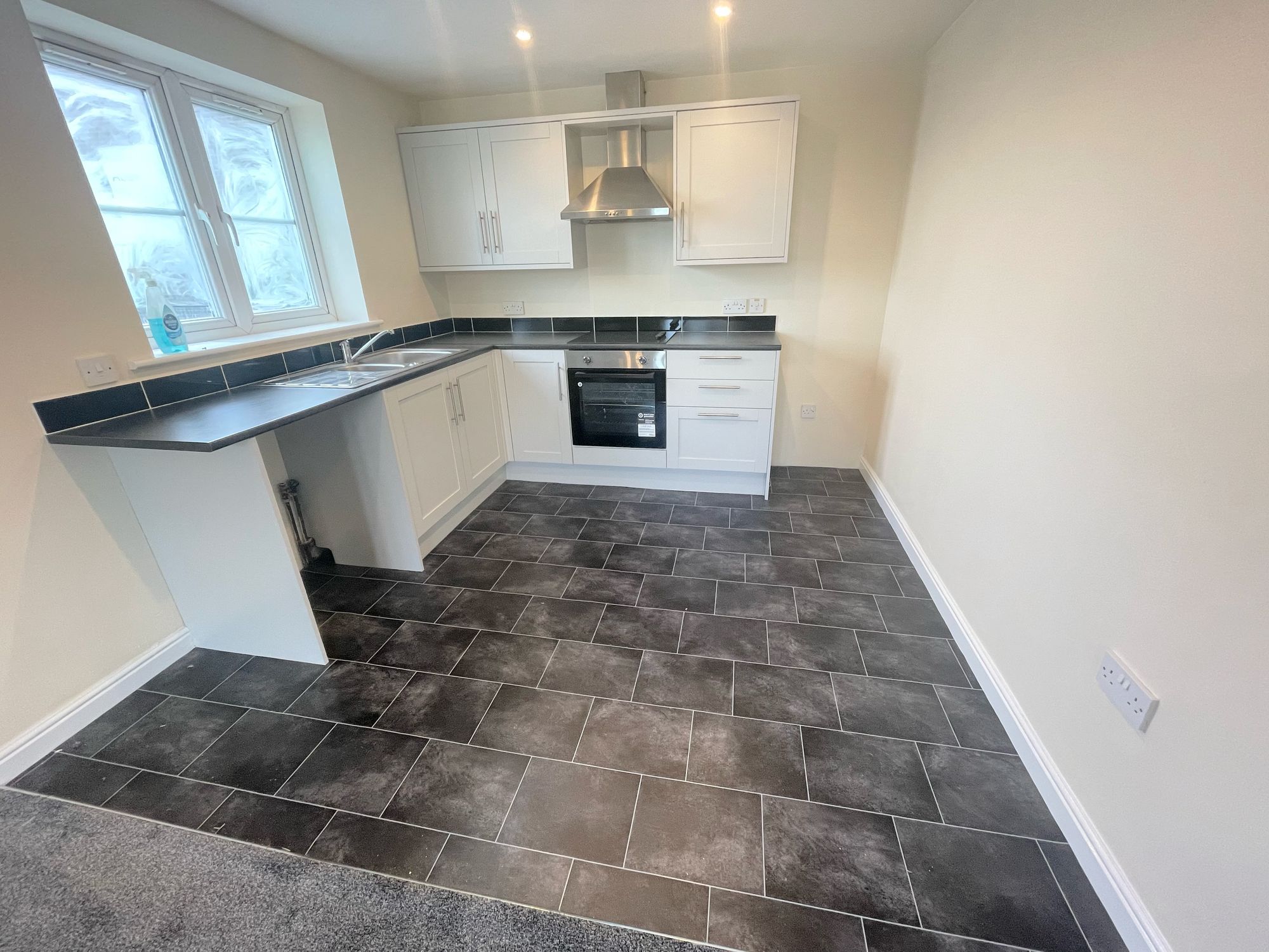 1 bed ground floor flat to rent in Keighley Close, Halifax  - Property Image 8