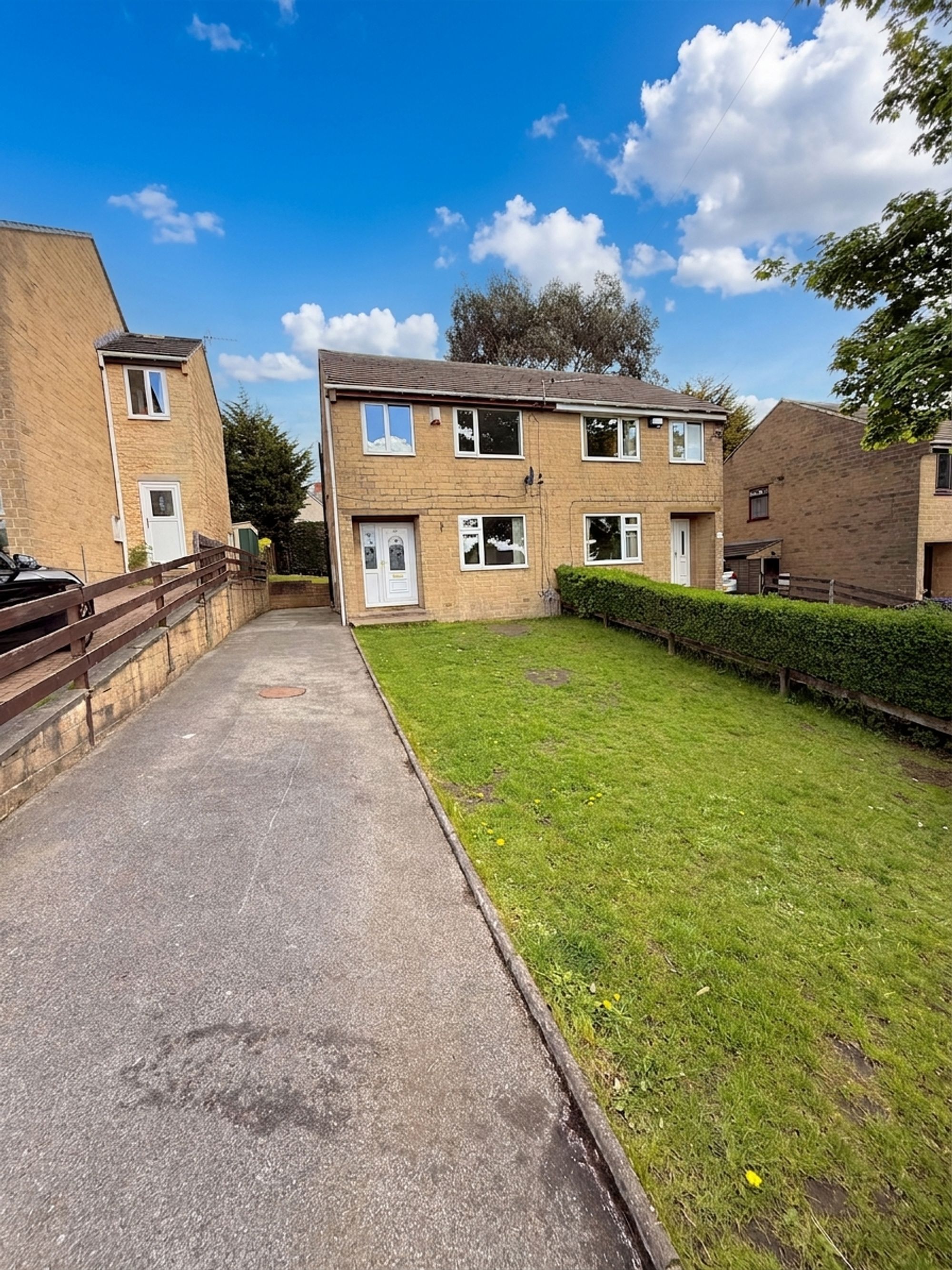 3 bed semi-detached house for sale in Bracewell Drive, Halifax - Property Image 1