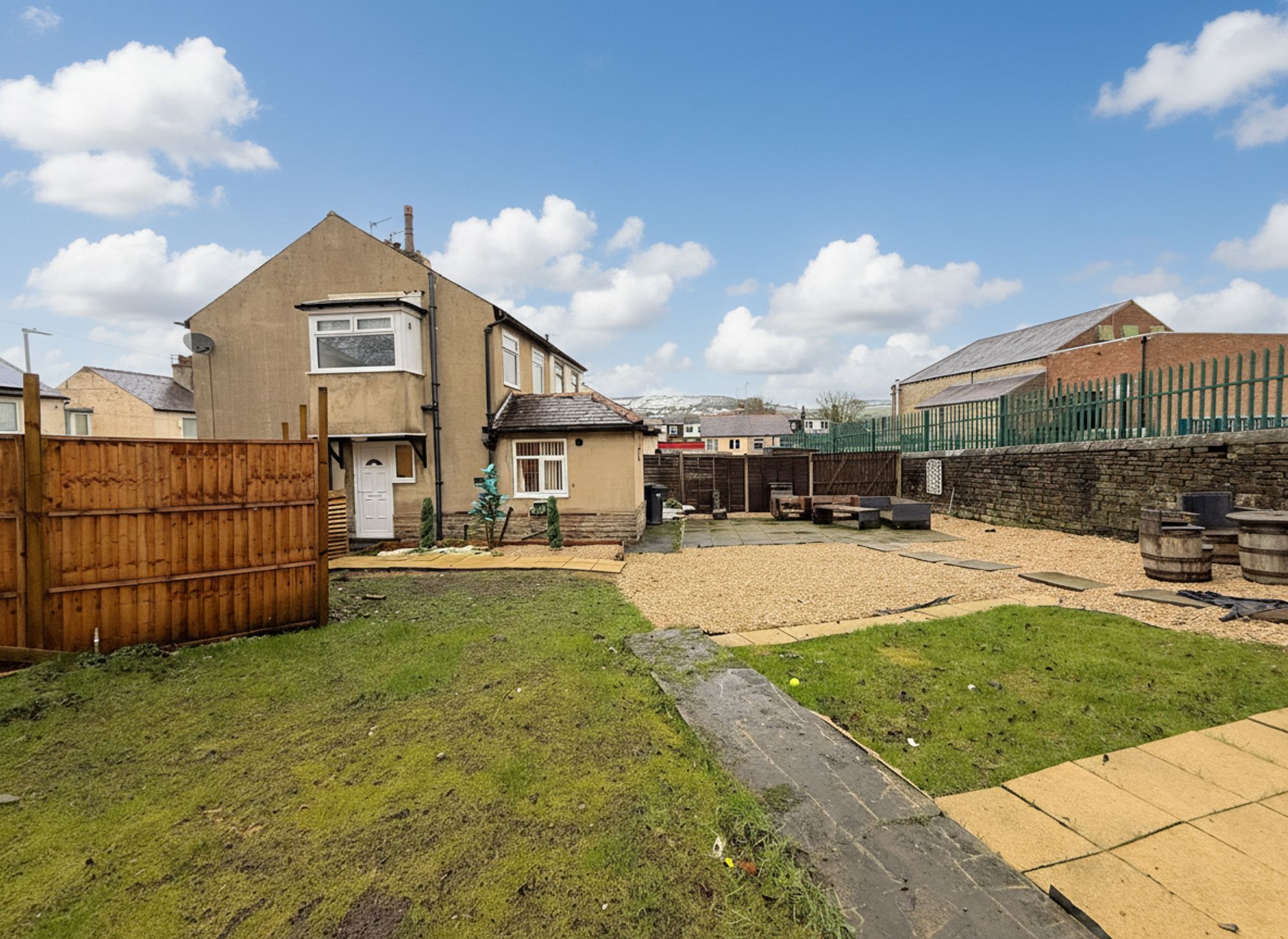2 bed semi-detached house for sale in Lee Mount Gardens, Halifax  - Property Image 22