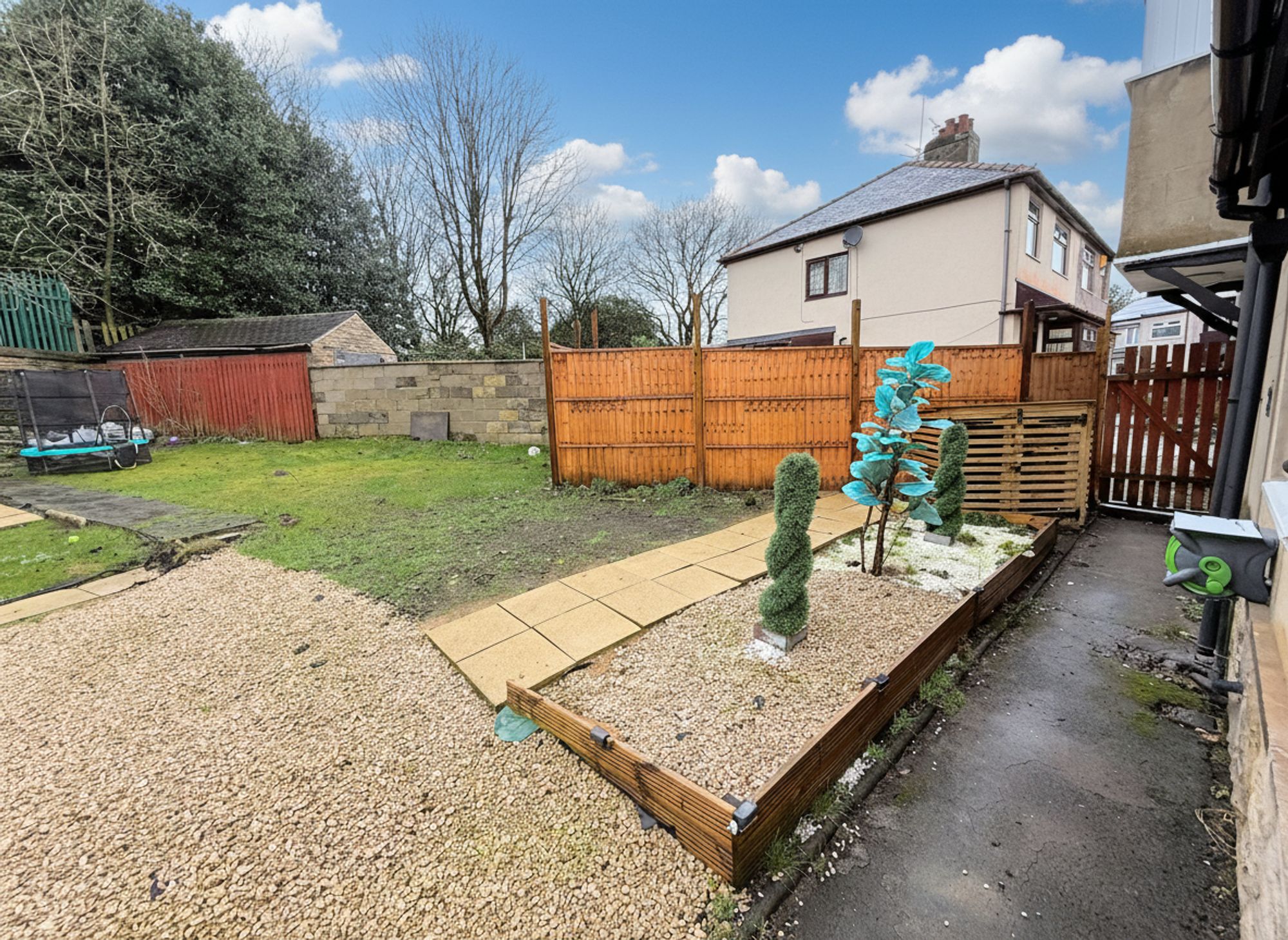 2 bed semi-detached house for sale in Lee Mount Gardens, Halifax 23