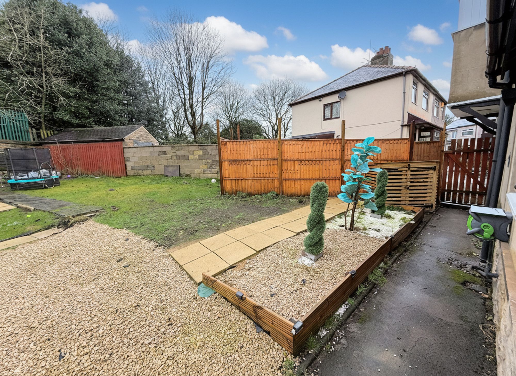 2 bed semi-detached house for sale in Lee Mount Gardens, Halifax 25