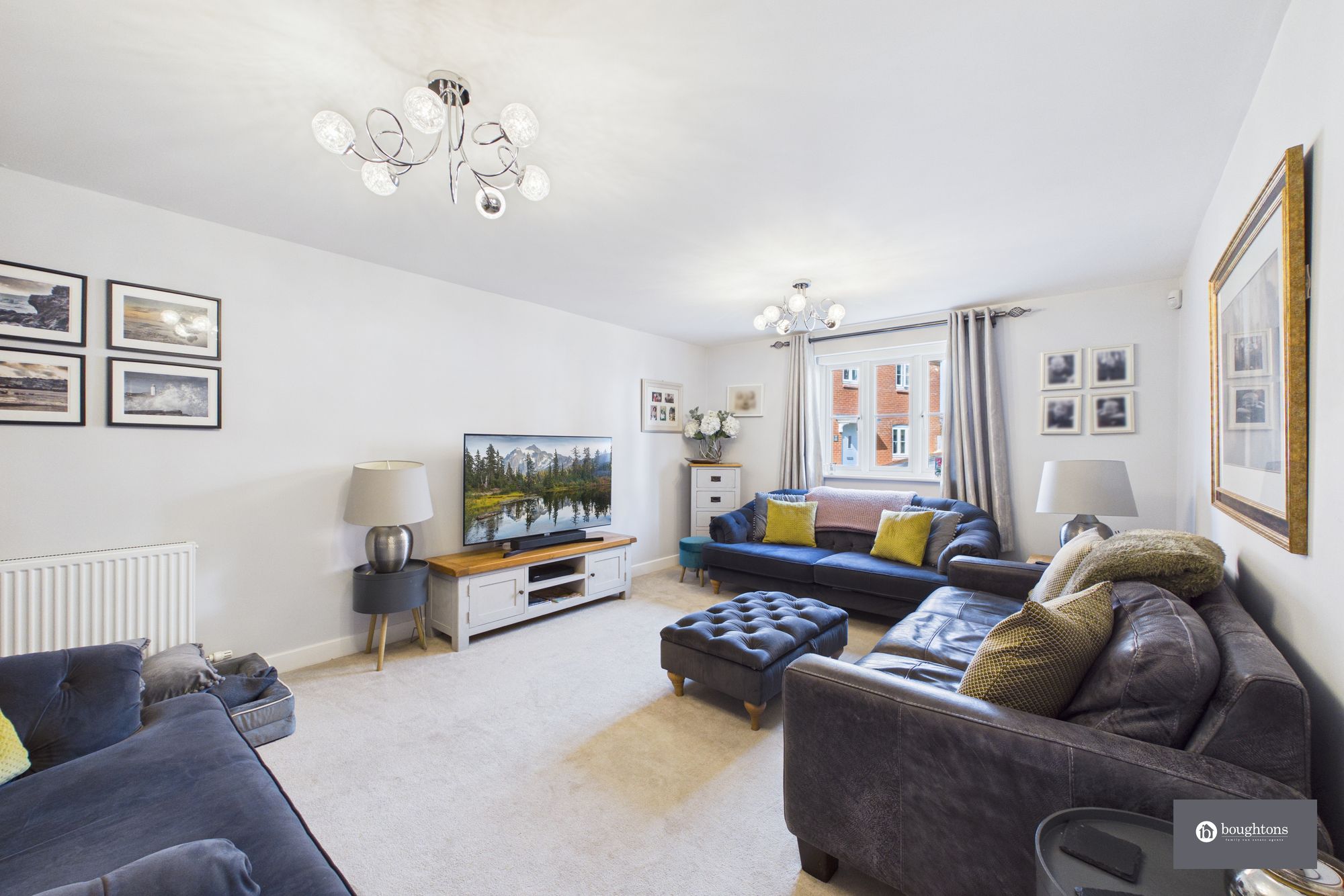 4 bed detached house for sale in Juliet Drive, Brackley, NN13  - Property Image 3