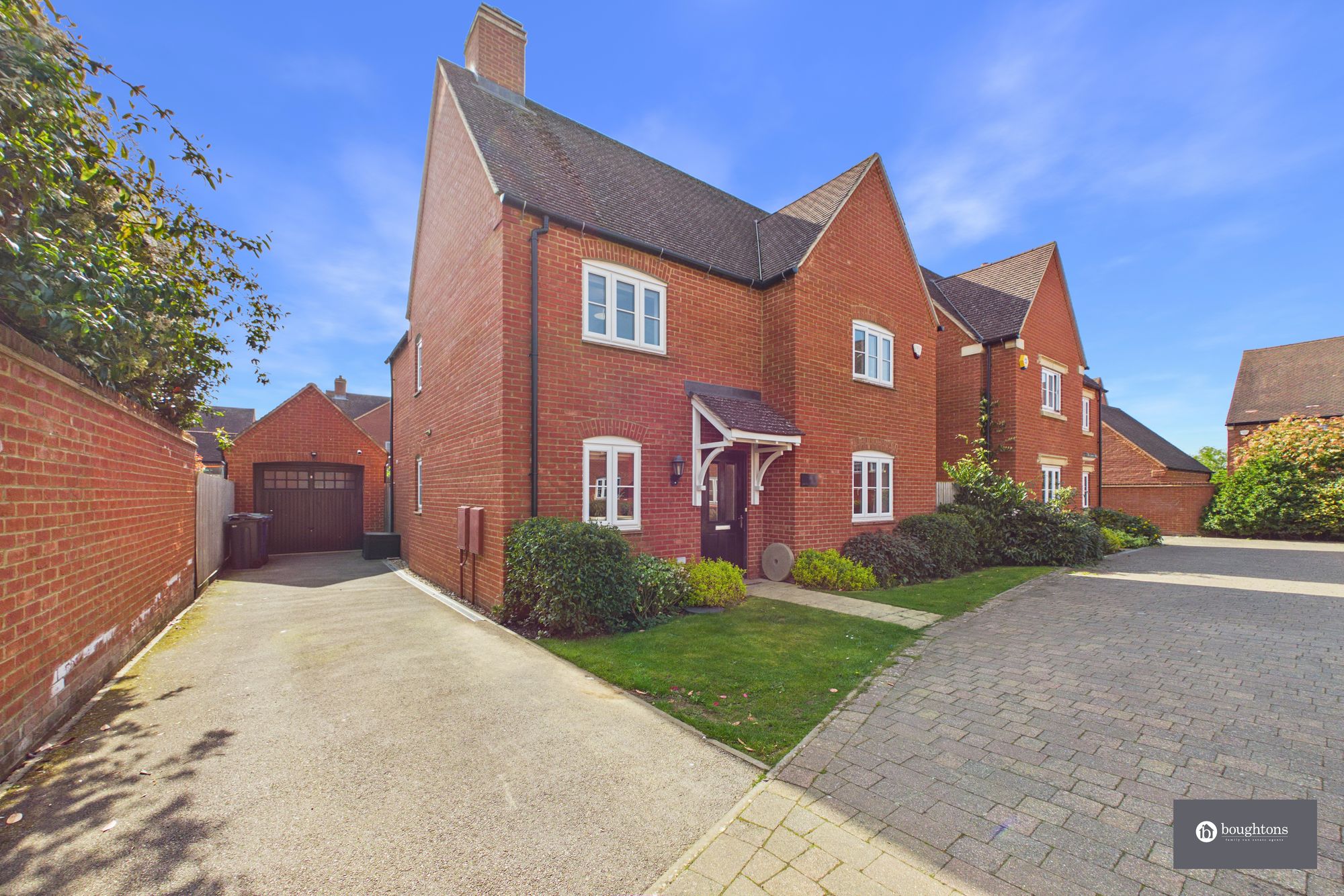 4 bed detached house for sale in Juliet Drive, Brackley, NN13 - Property Image 1