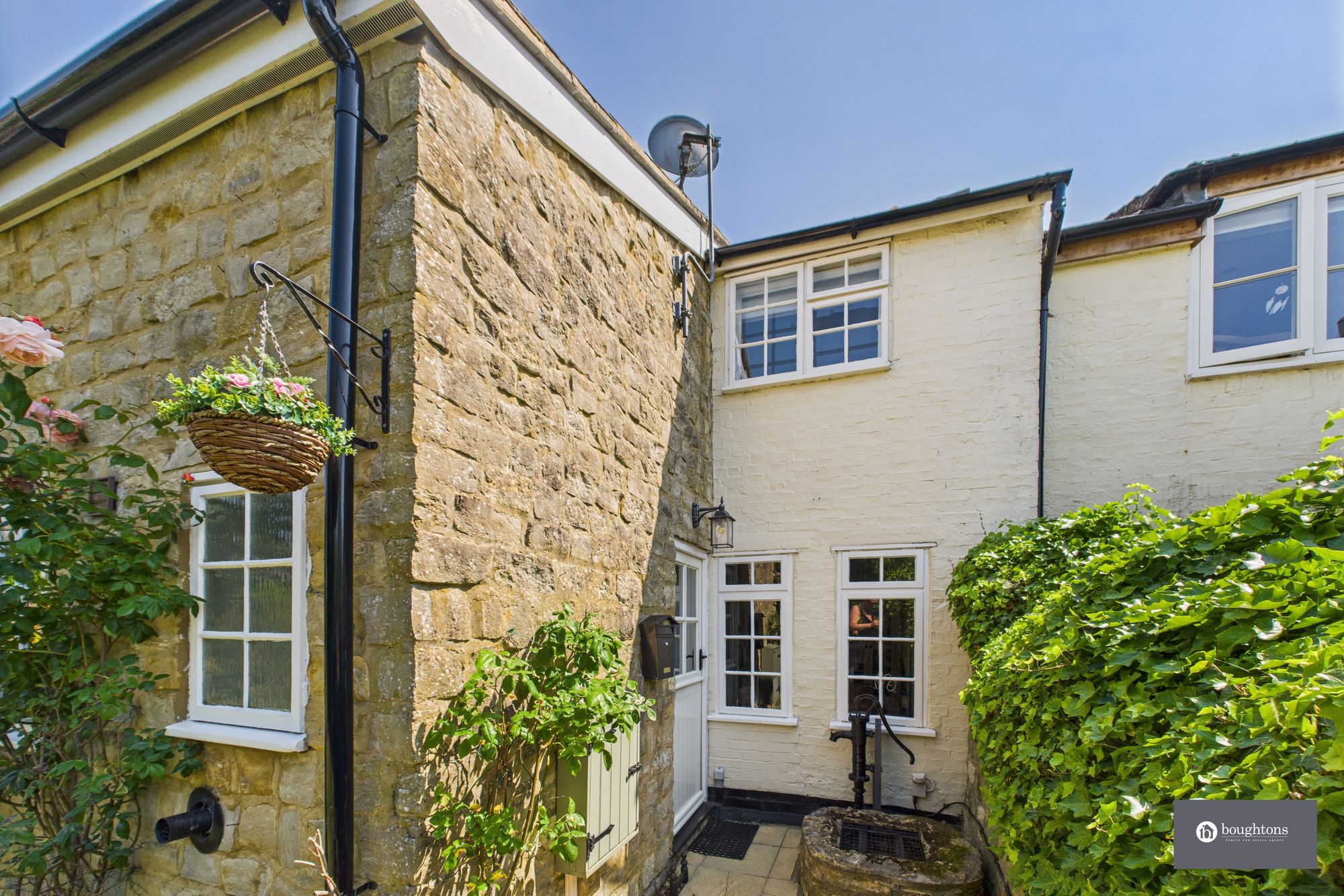 3 bed terraced house for sale in Church Street, Helmdon, NN13  - Property Image 25