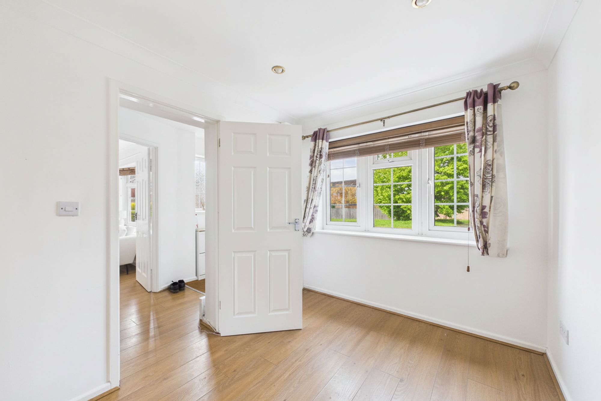 3 bed link detached house for sale in Coots Close, Buckingham, MK18  - Property Image 6