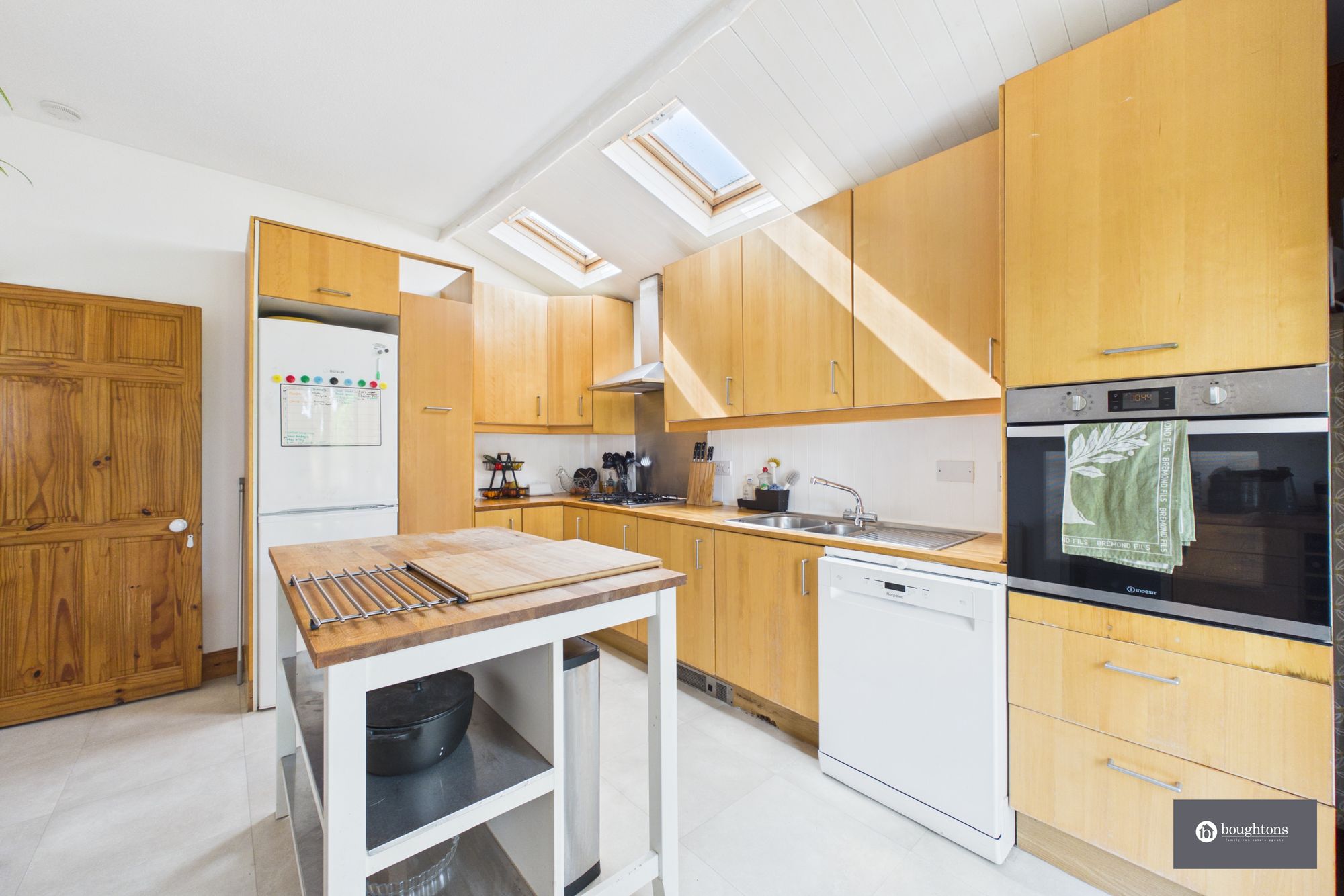 4 bed detached bungalow for sale in North End Road, Steeple Claydon, MK18  - Property Image 6