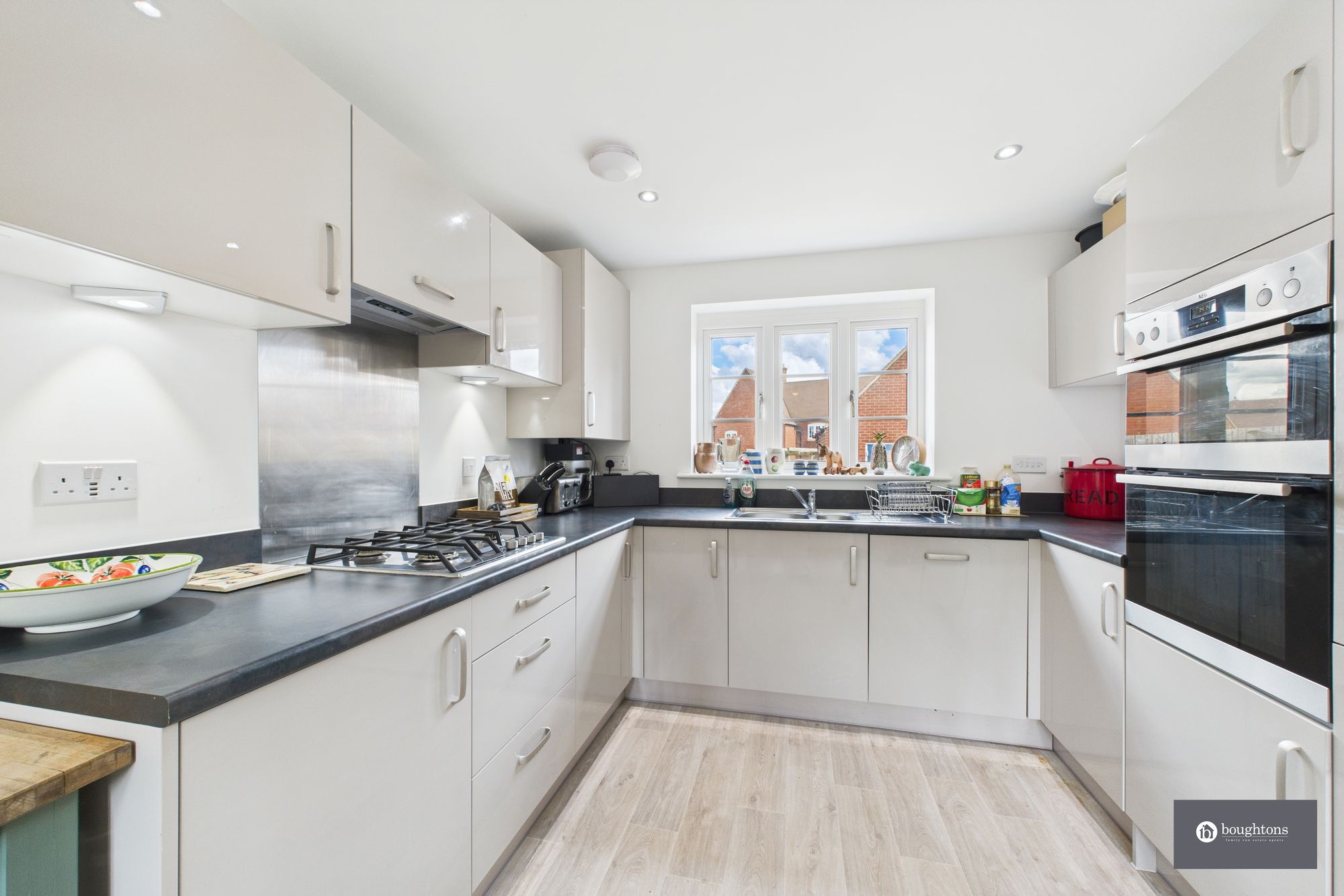 3 bed semi-detached house for sale in Marne Way, Brackley, NN13  - Property Image 3