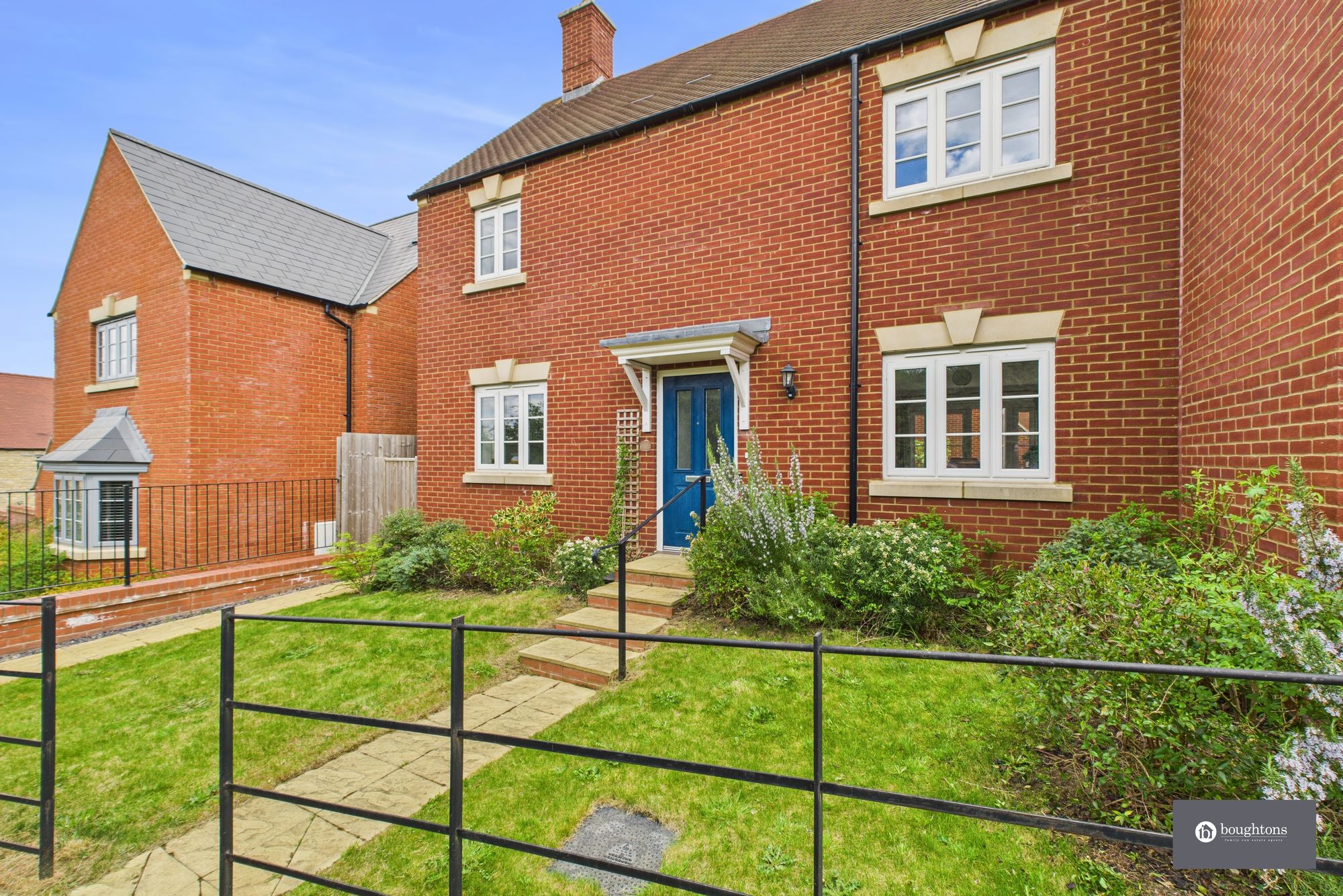 3 bed semi-detached house for sale in Marne Way, Brackley, NN13  - Property Image 23