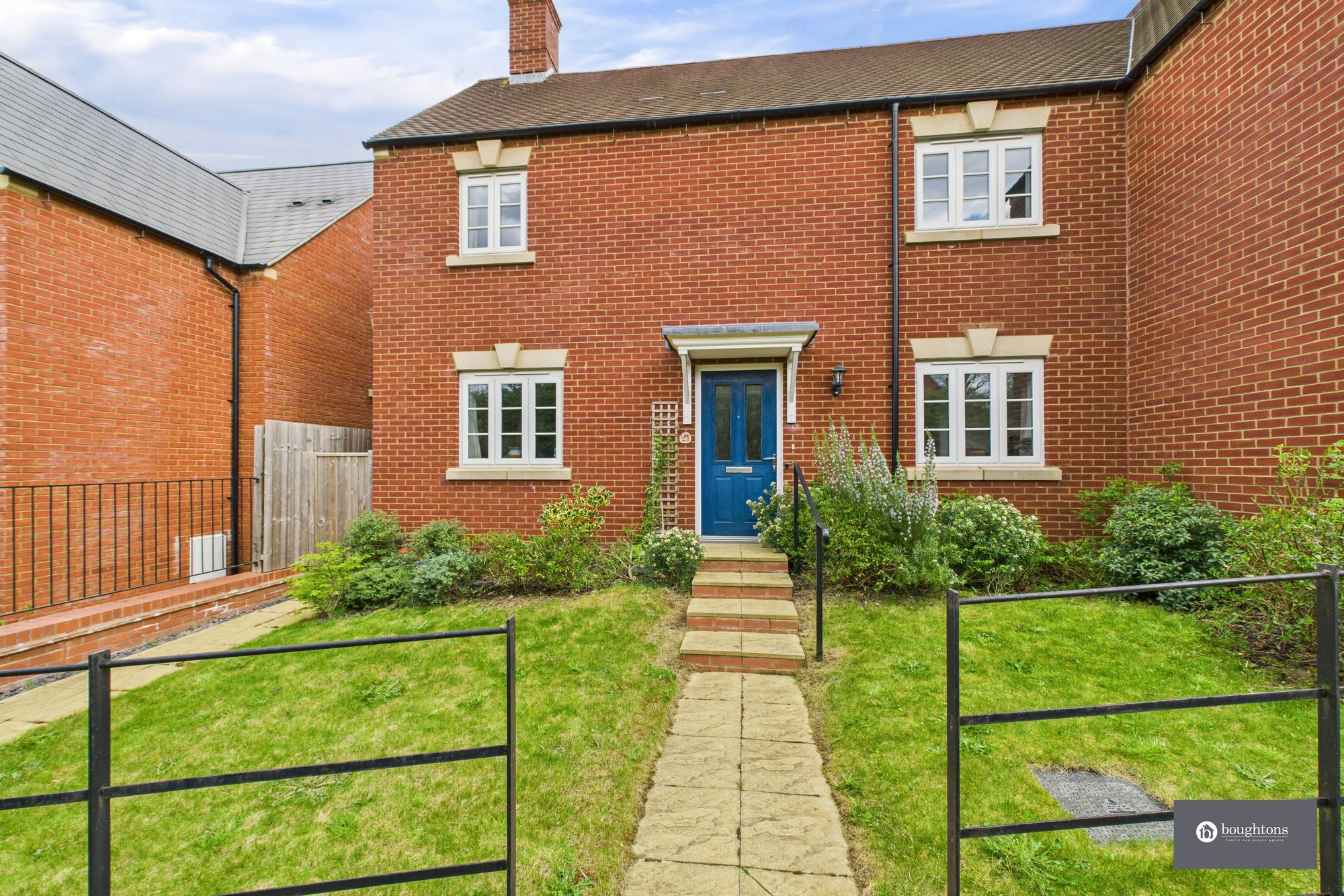 3 bed semi-detached house for sale in Marne Way, Brackley, NN13  - Property Image 1