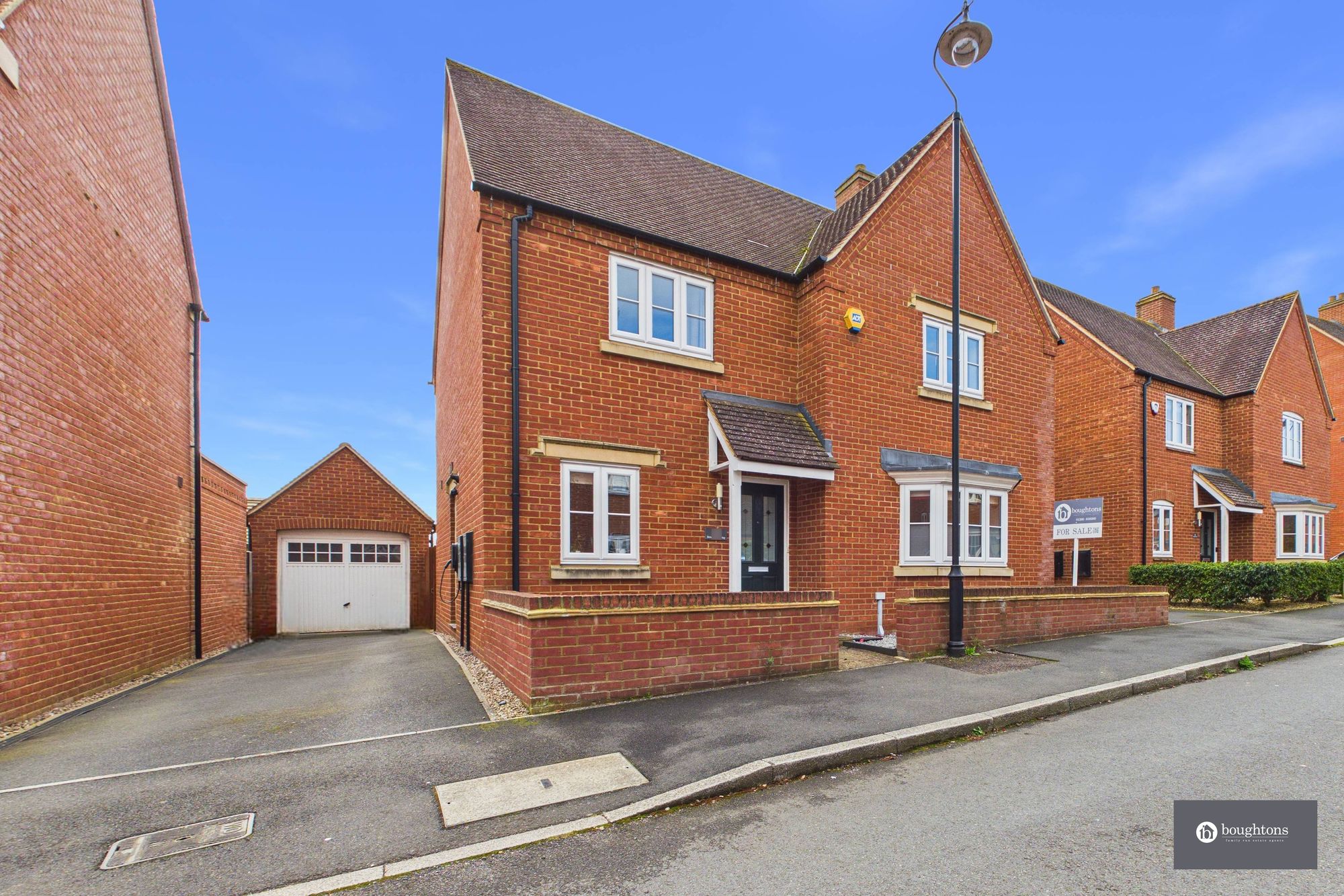 4 bed detached house for sale in Desdemona Way, Brackley, NN13  - Property Image 1