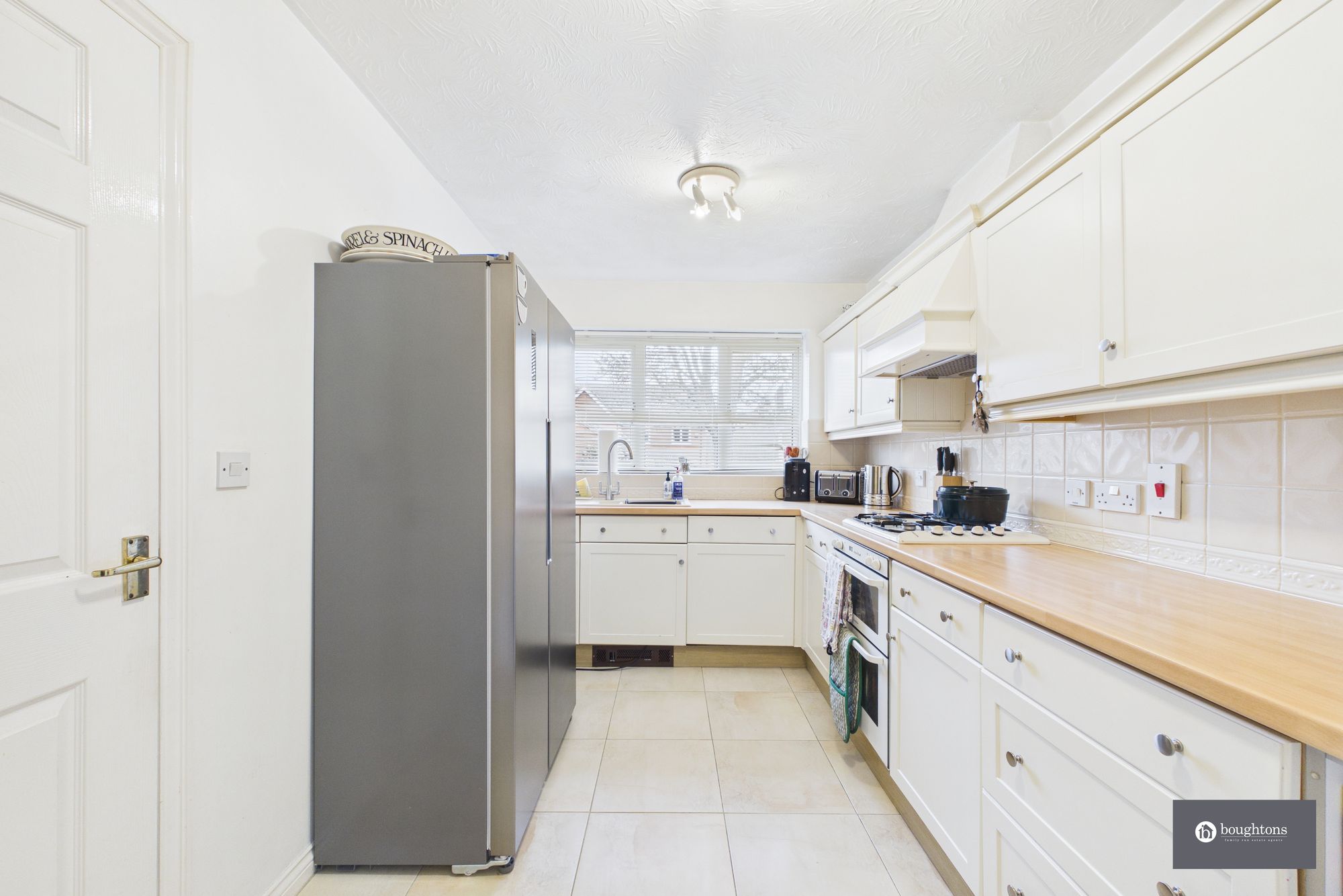 4 bed detached house for sale in Aris Way, Buckingham, MK18  - Property Image 3