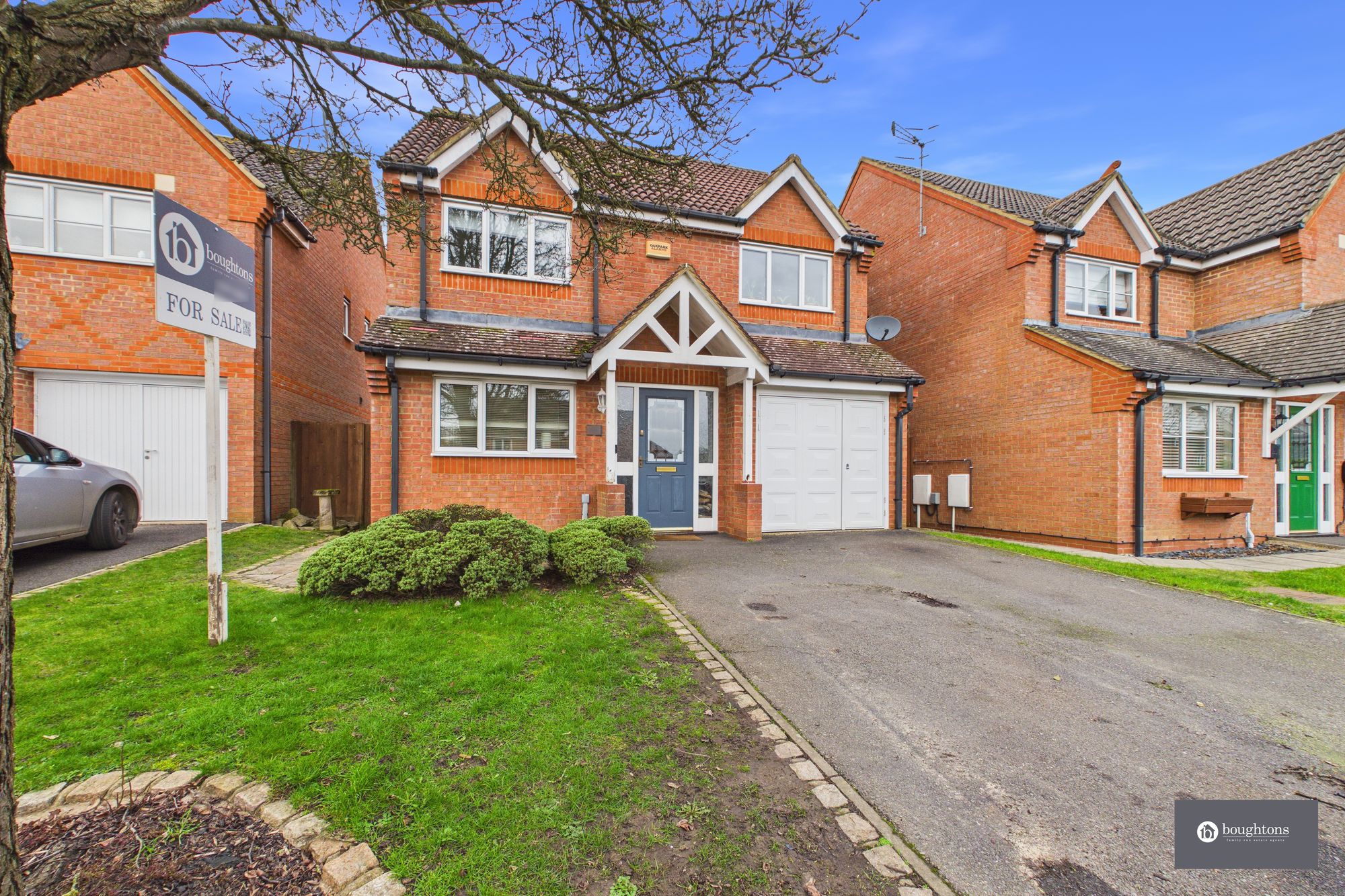 4 bed detached house for sale in Aris Way, Buckingham, MK18 - Property Image 1