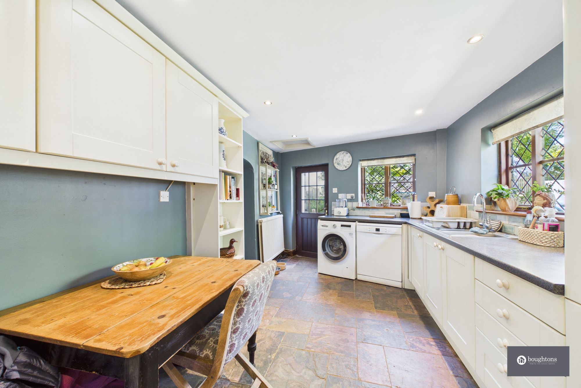 5 bed semi-detached house for sale in West Street, Buckingham, MK18  - Property Image 9