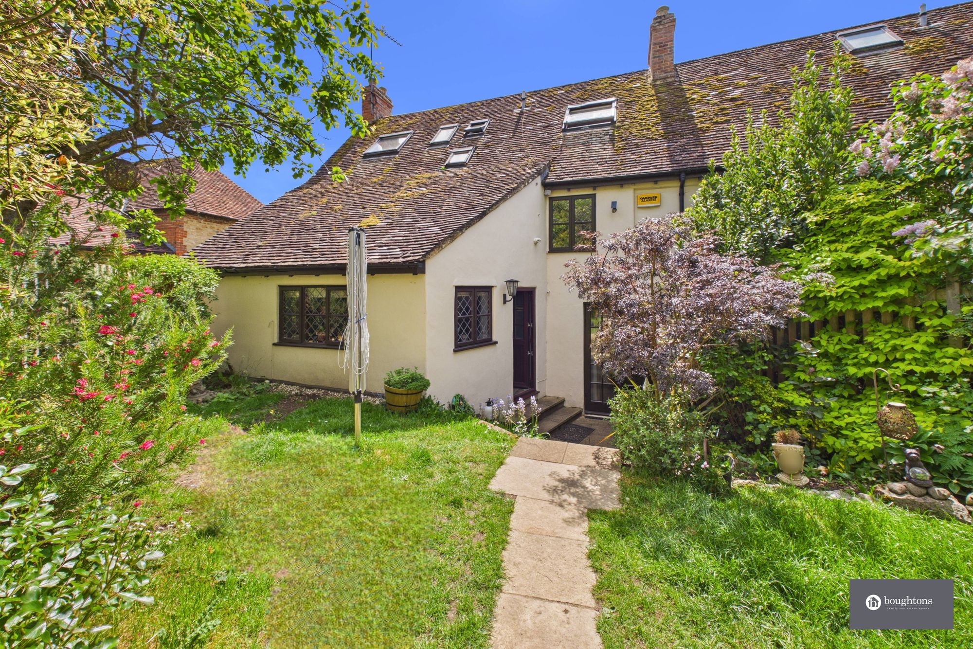 5 bed semi-detached house for sale in West Street, Buckingham, MK18  - Property Image 26