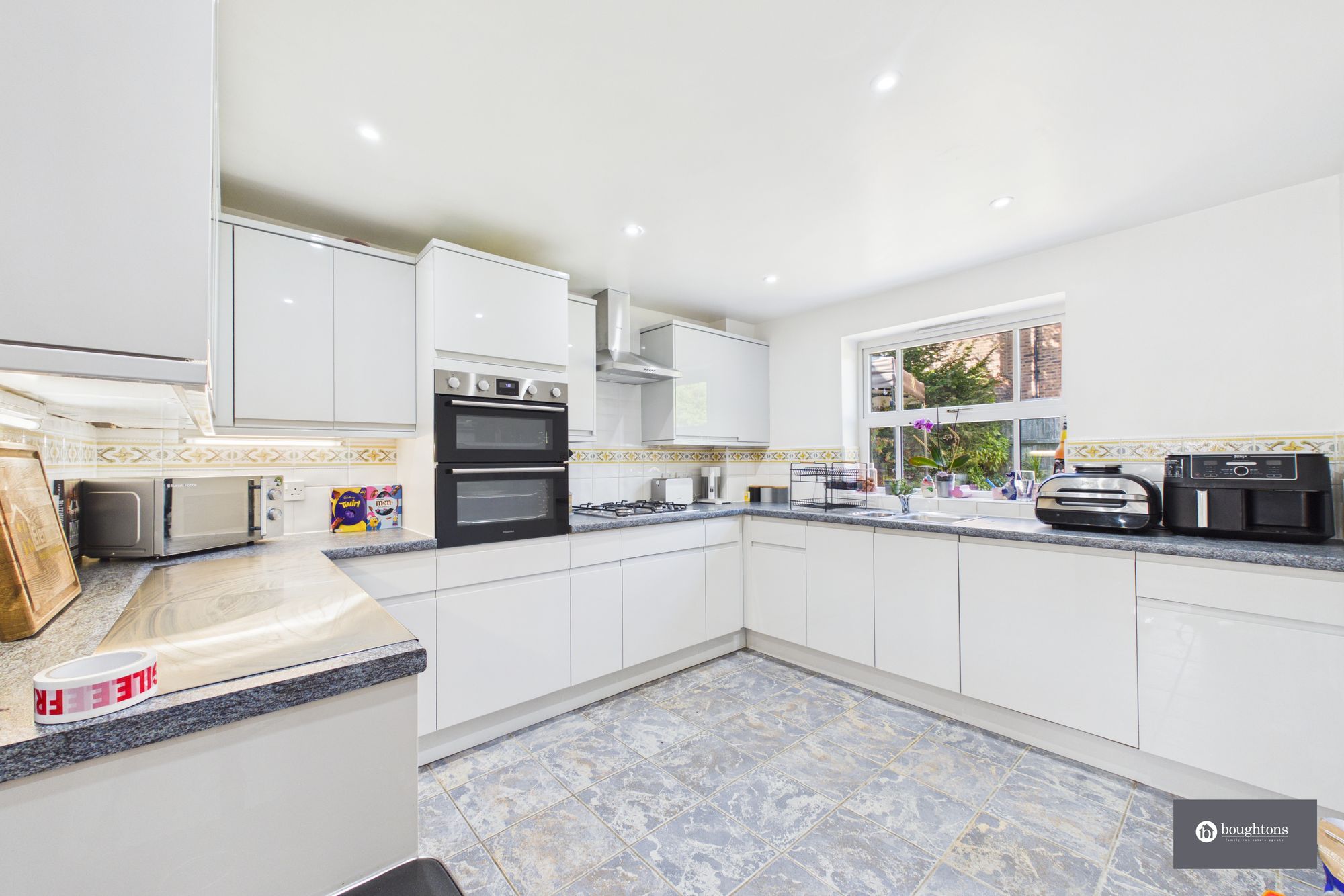4 bed detached house for sale in Swift Way, Brackley, NN13  - Property Image 2
