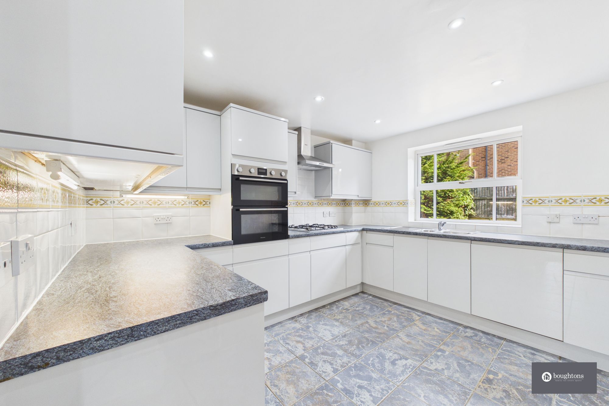 4 bed detached house for sale in Swift Way, Brackley, NN13  - Property Image 3