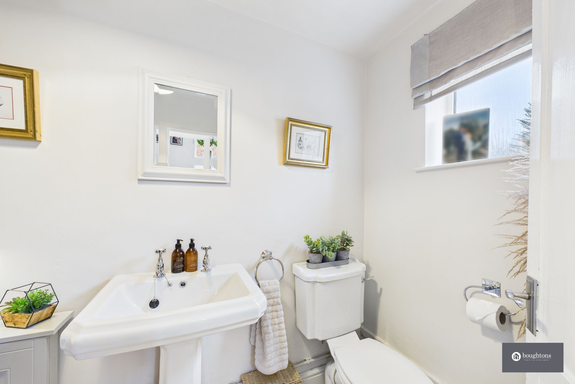 3 bed semi-detached house for sale in High Street, Shutlanger, NN12  - Property Image 14