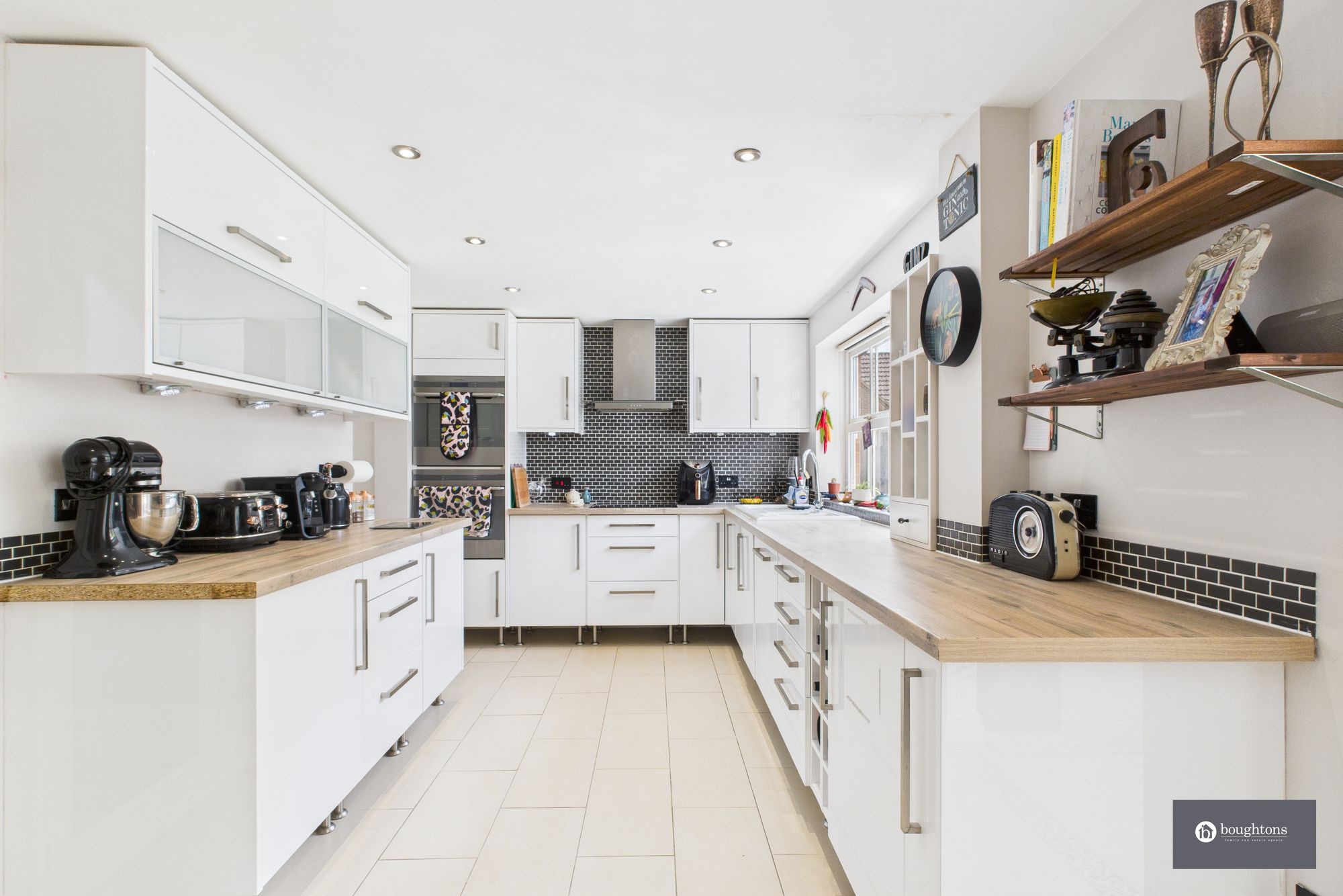 4 bed detached house for sale in Robin Ride, Brackley, NN13  - Property Image 11