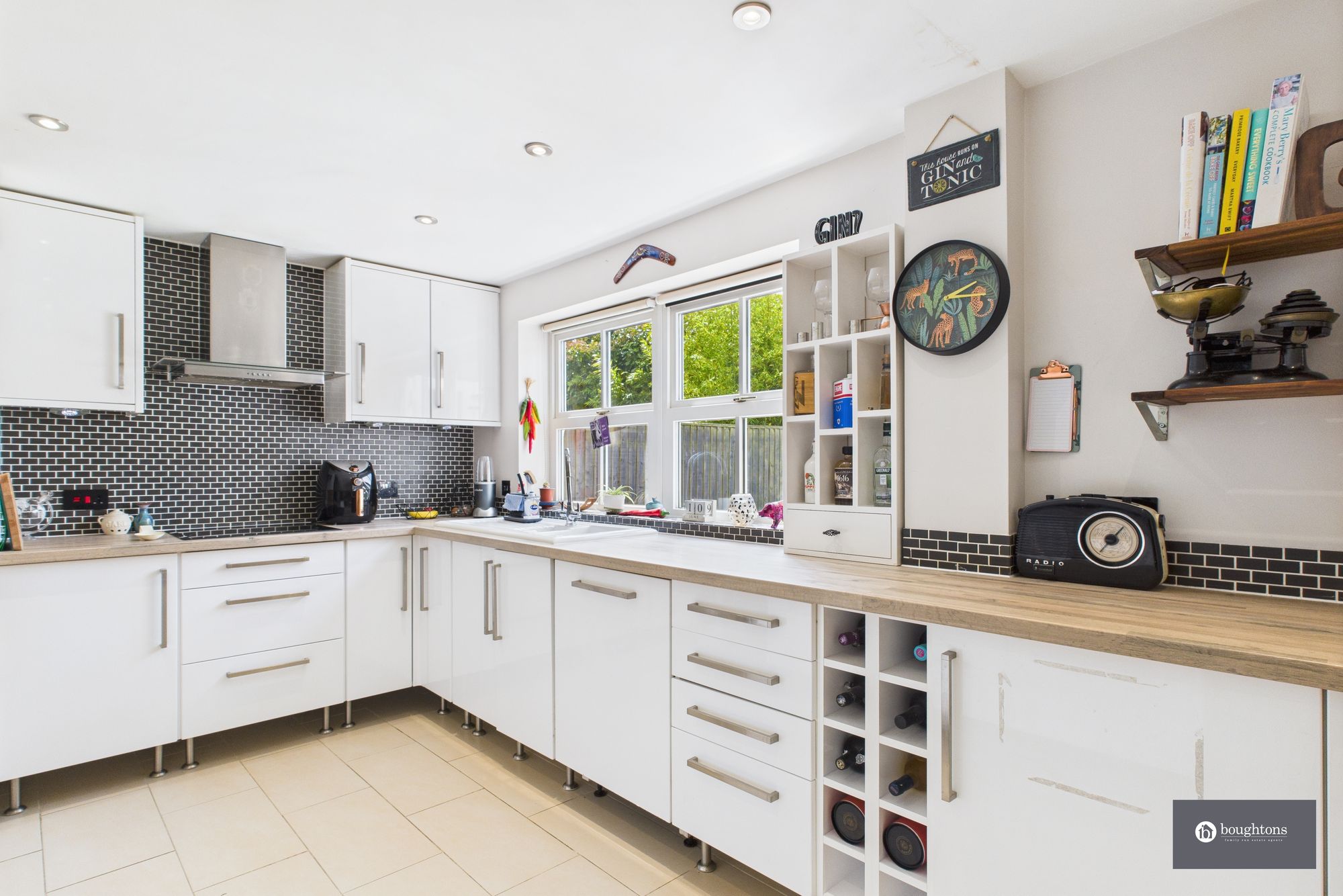 4 bed detached house for sale in Robin Ride, Brackley, NN13  - Property Image 8