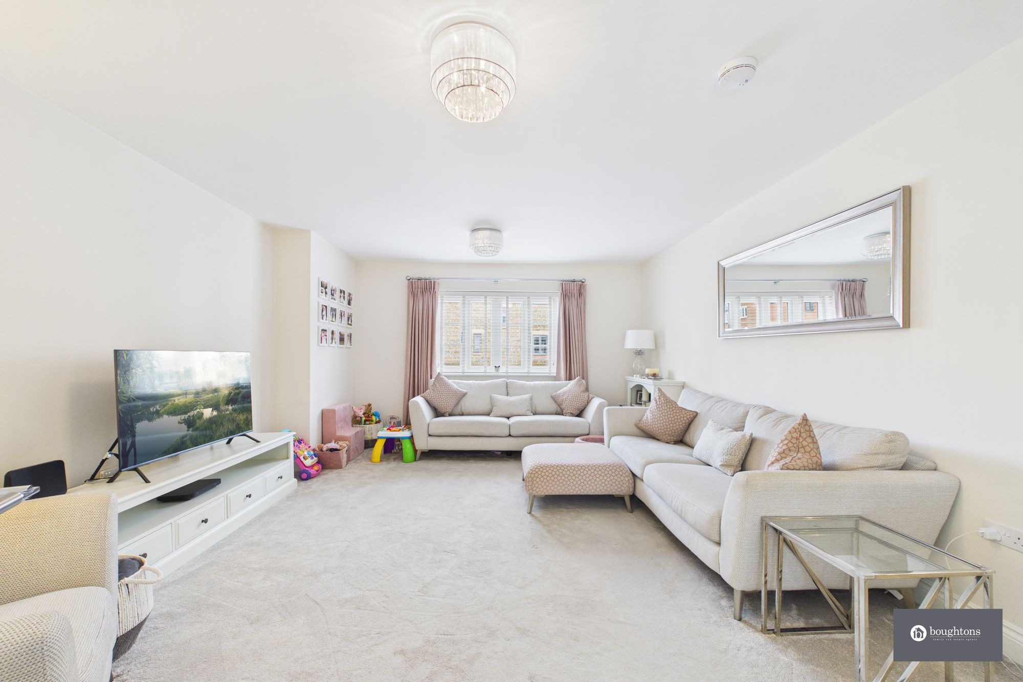 4 bed detached house for sale in Field View, Brackley, NN13  - Property Image 10