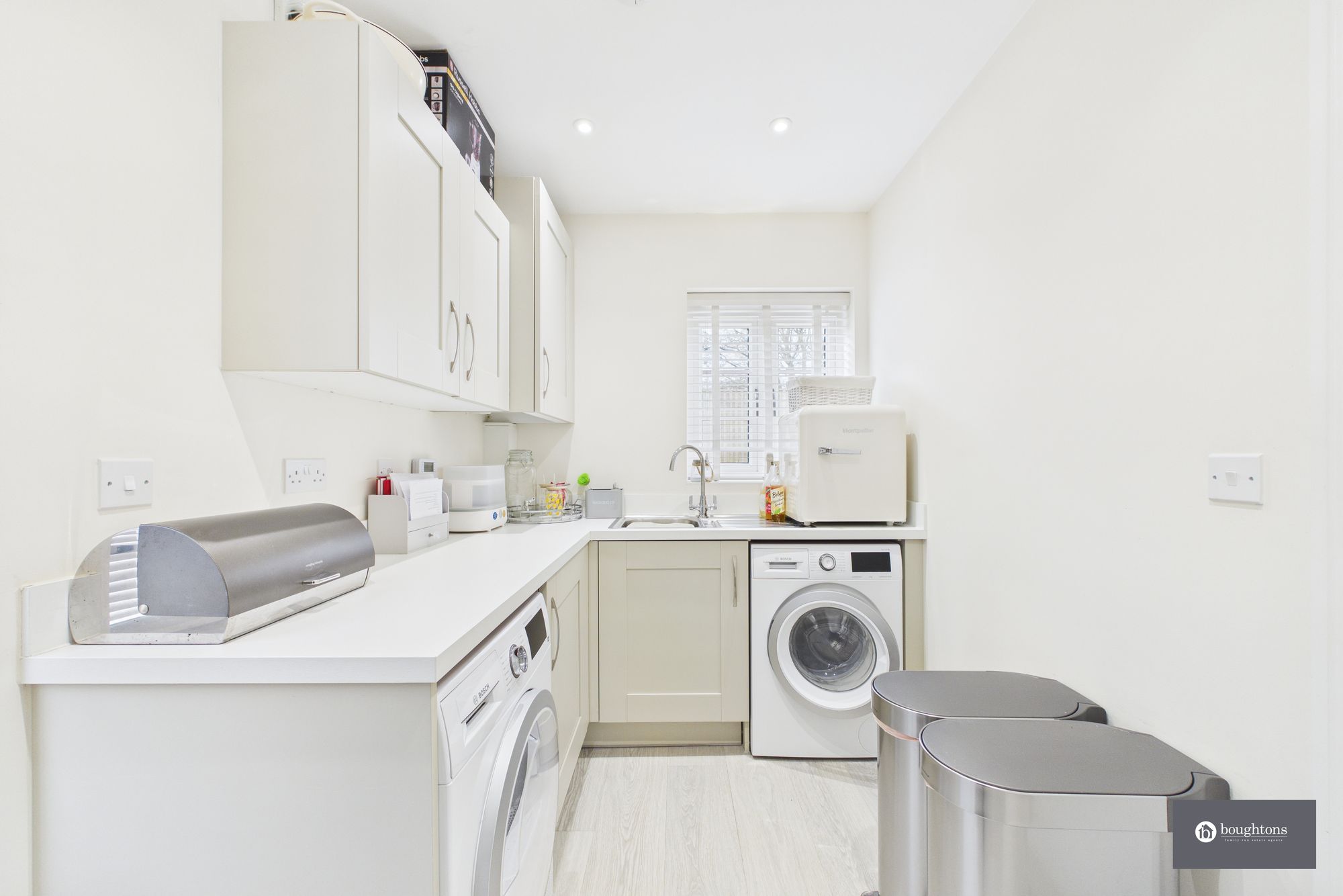 4 bed detached house for sale in Field View, Brackley, NN13  - Property Image 9