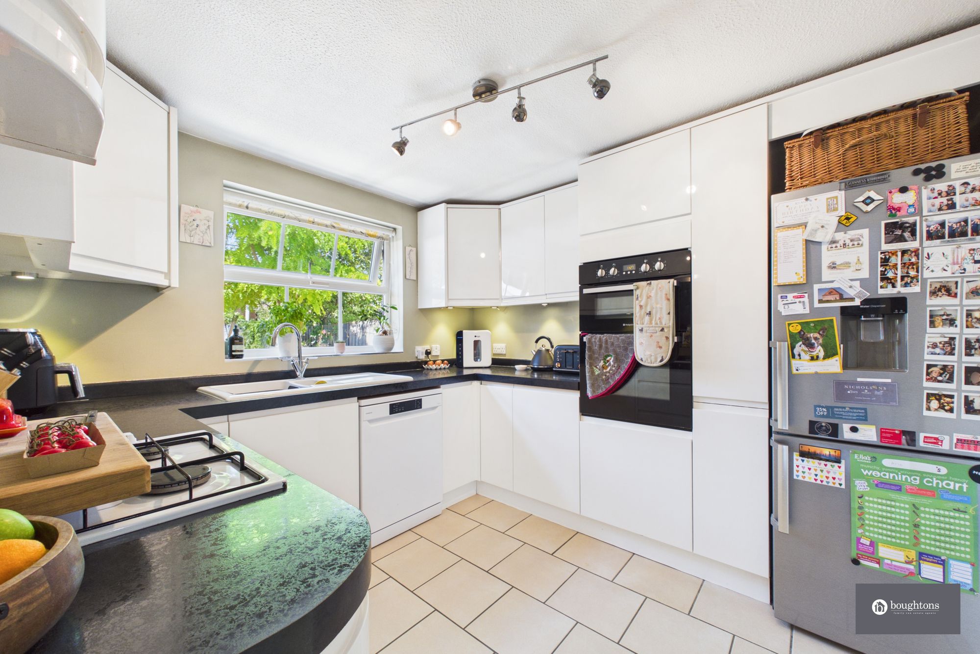 3 bed detached house for sale in Harris Close, Brackley, NN13  - Property Image 3