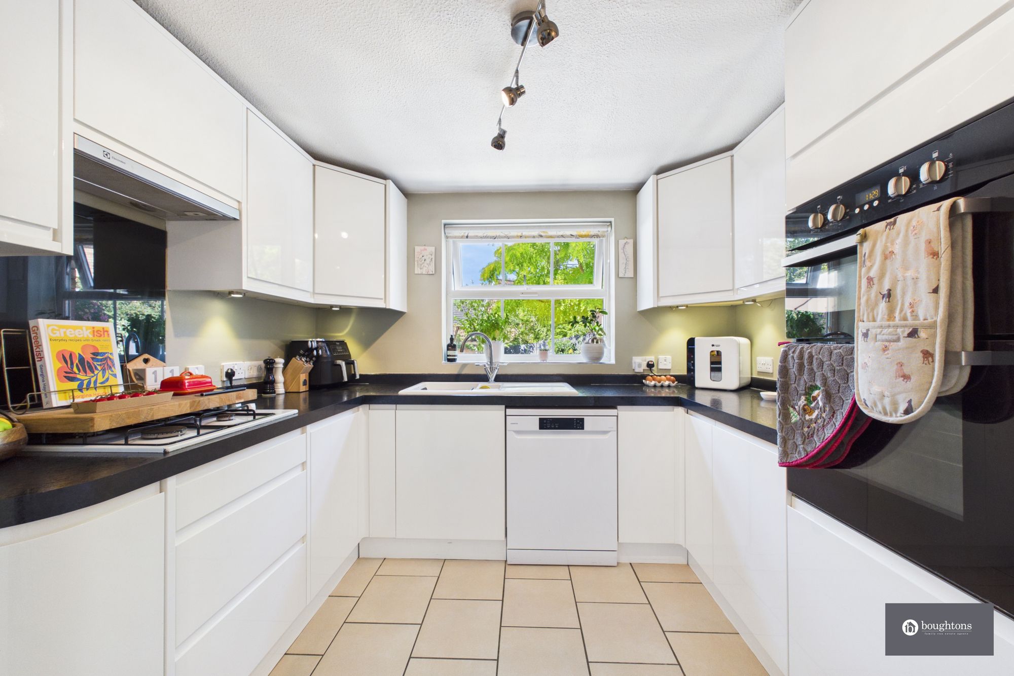 3 bed detached house for sale in Harris Close, Brackley, NN13  - Property Image 6