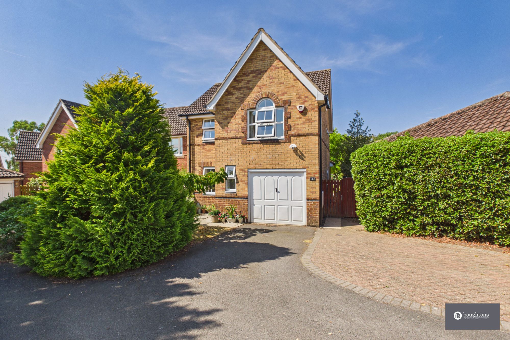 3 bed detached house for sale in Harris Close, Brackley, NN13