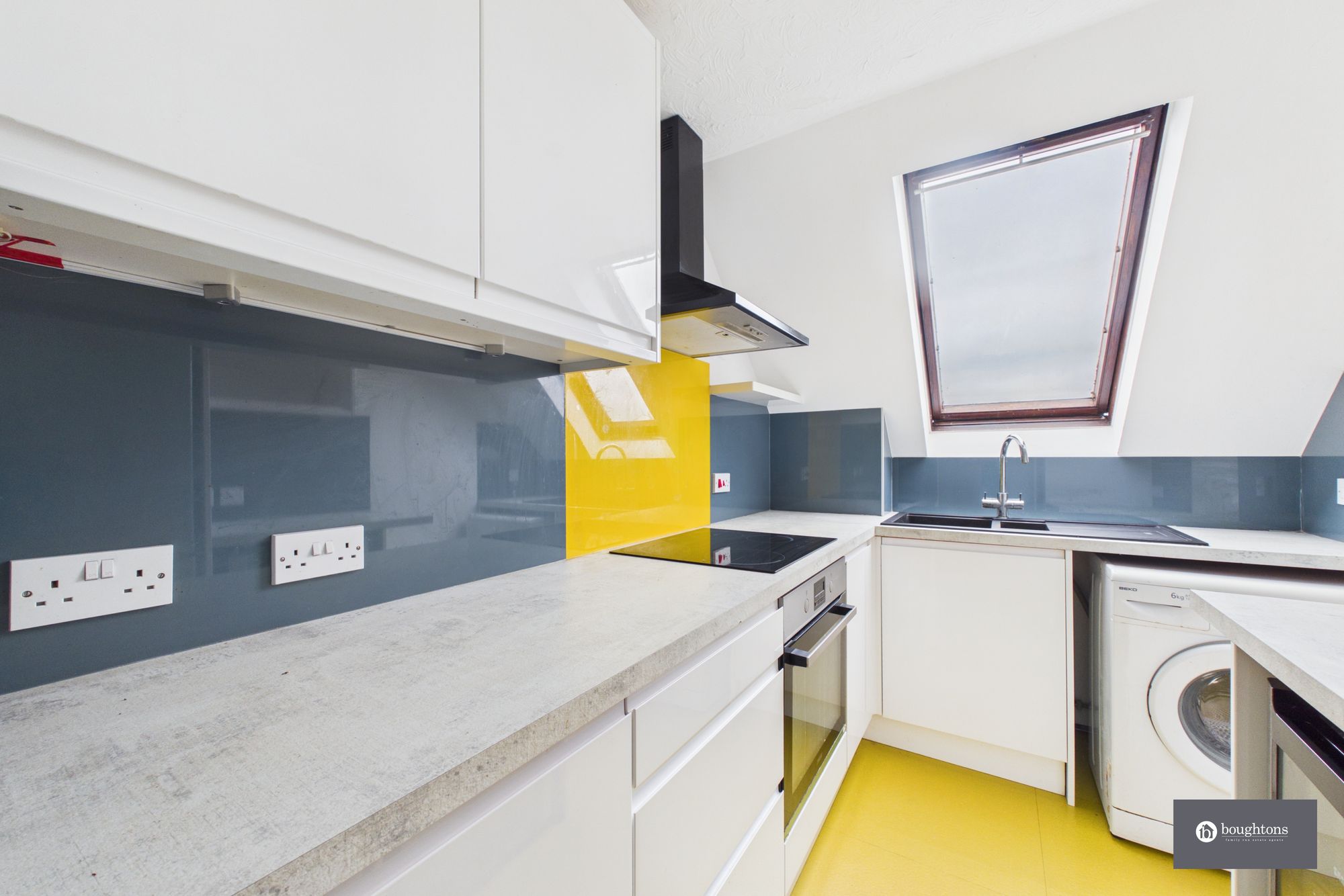 2 bed flat for sale in Buckingham Road, Winslow, MK18  - Property Image 3