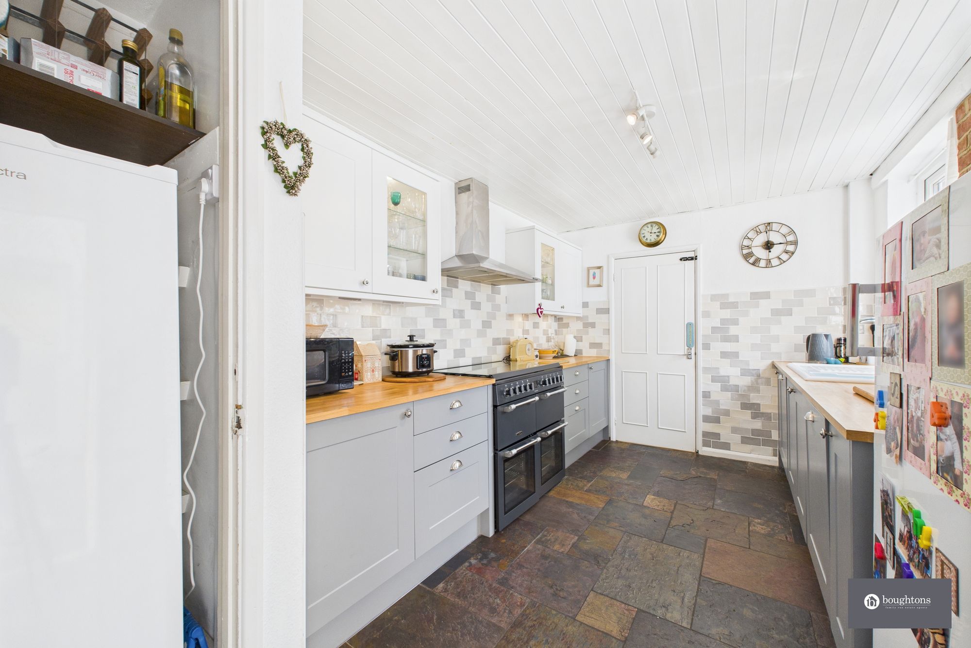 3 bed semi-detached house for sale in Banbury Road, Brackley, NN13  - Property Image 4