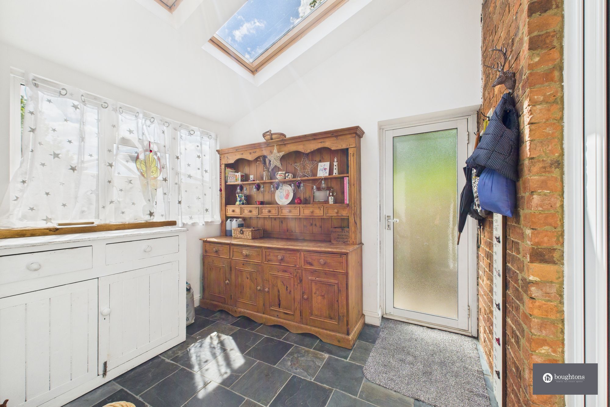 3 bed semi-detached house for sale in Banbury Road, Brackley, NN13  - Property Image 15