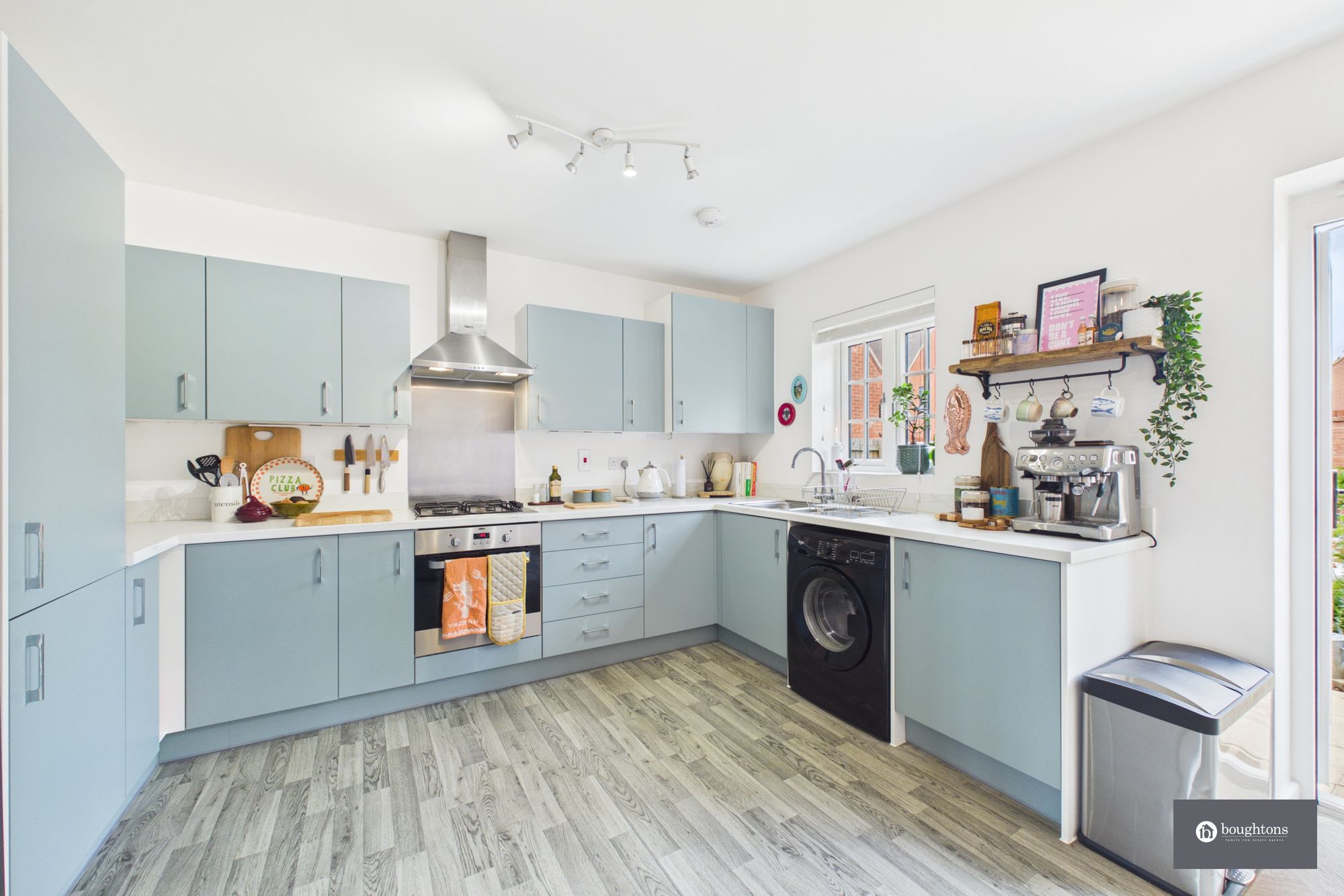3 bed end of terrace house for sale in Field View, Brackley, NN13  - Property Image 8