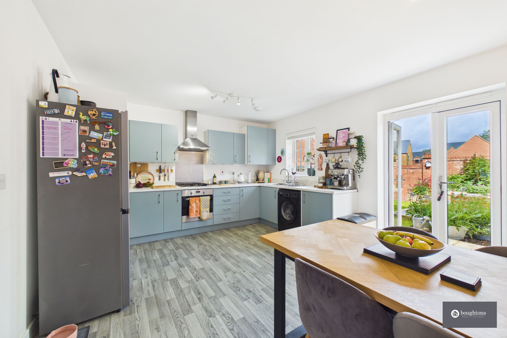 3 bed end of terrace house for sale in Field View, Brackley, NN13  - Property Image 7