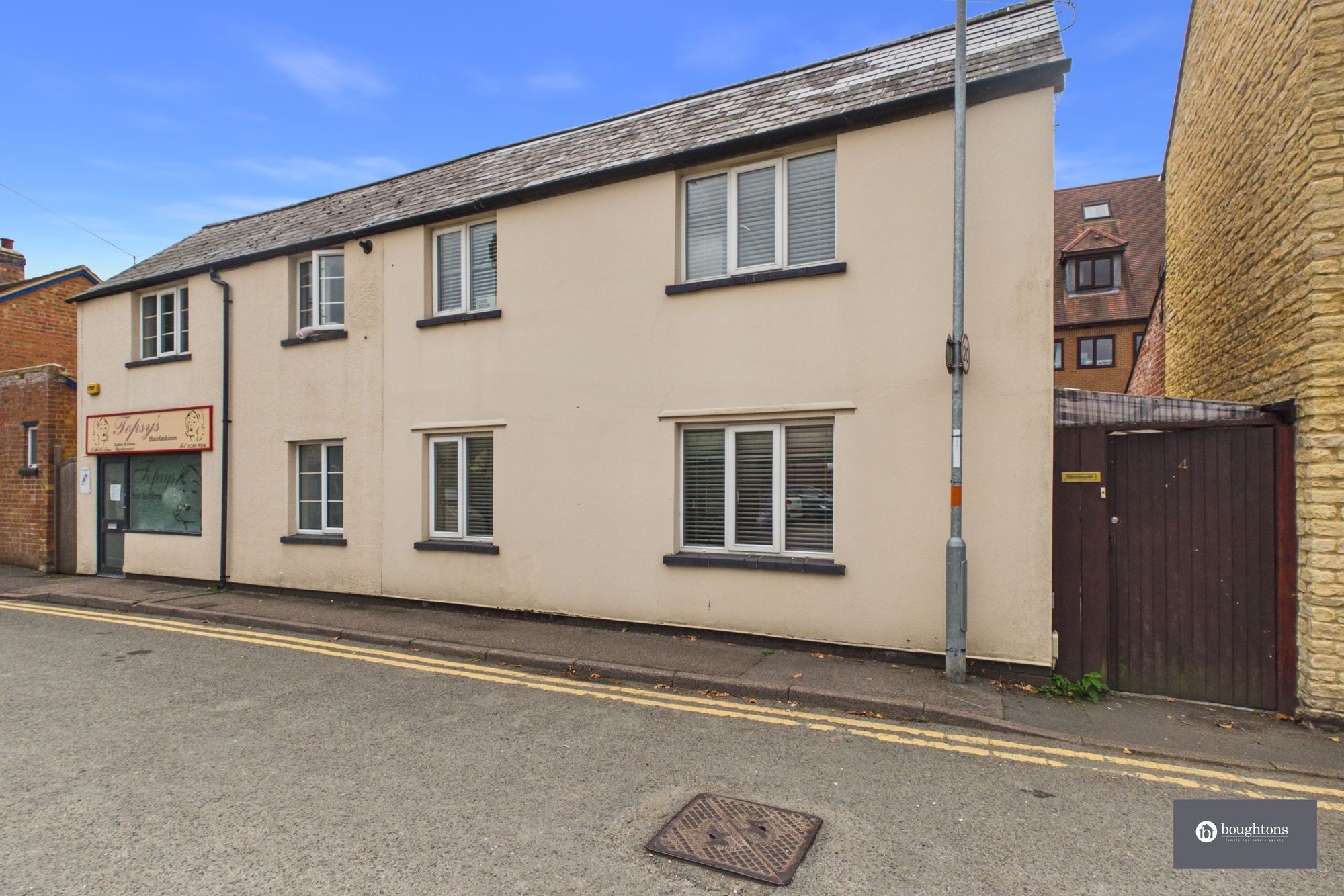2 bed semi-detached house for sale in Halls Lane, Brackley, NN13