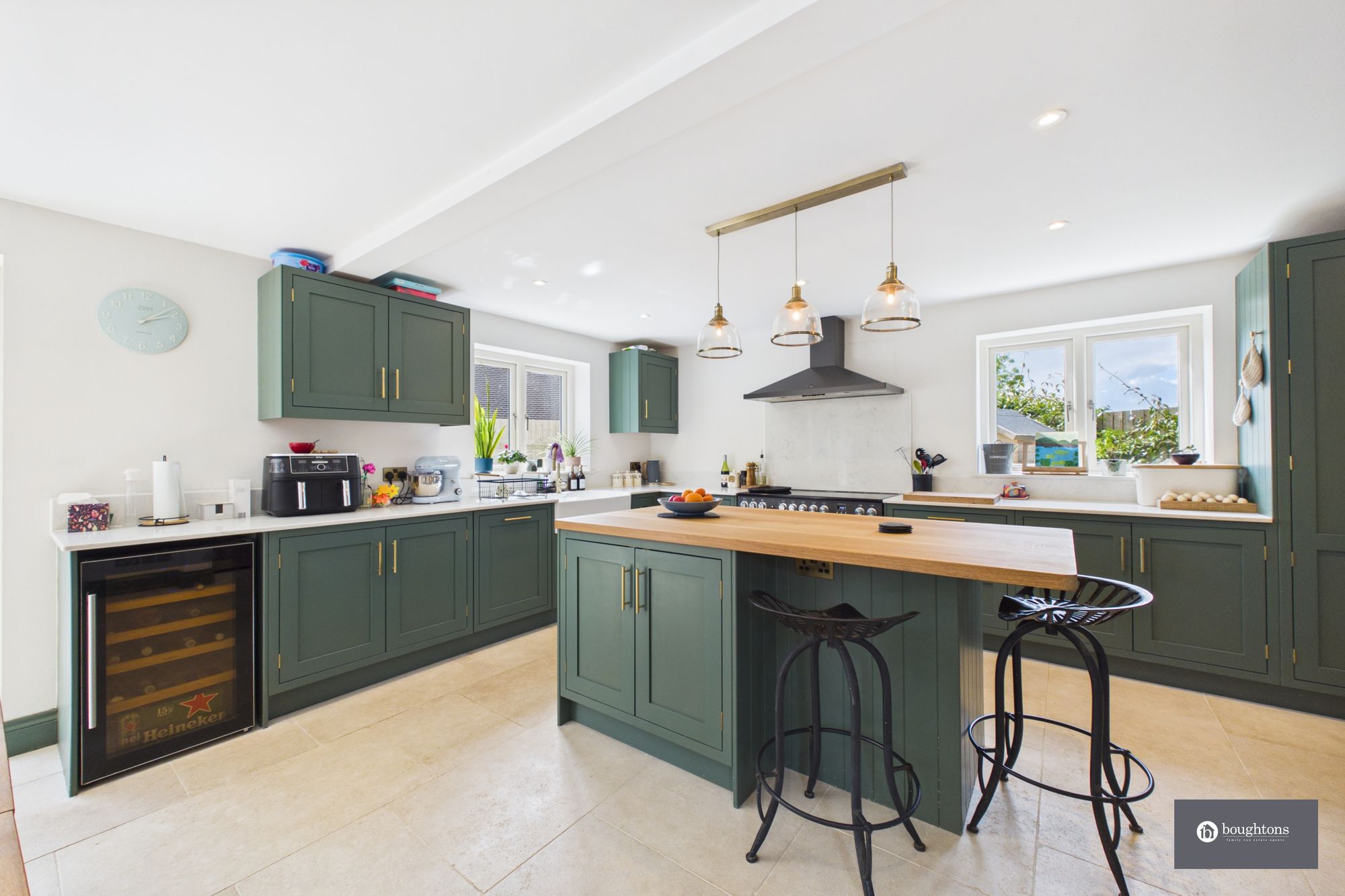 4 bed detached house for sale in Home Close, Silverstone, NN12  - Property Image 2