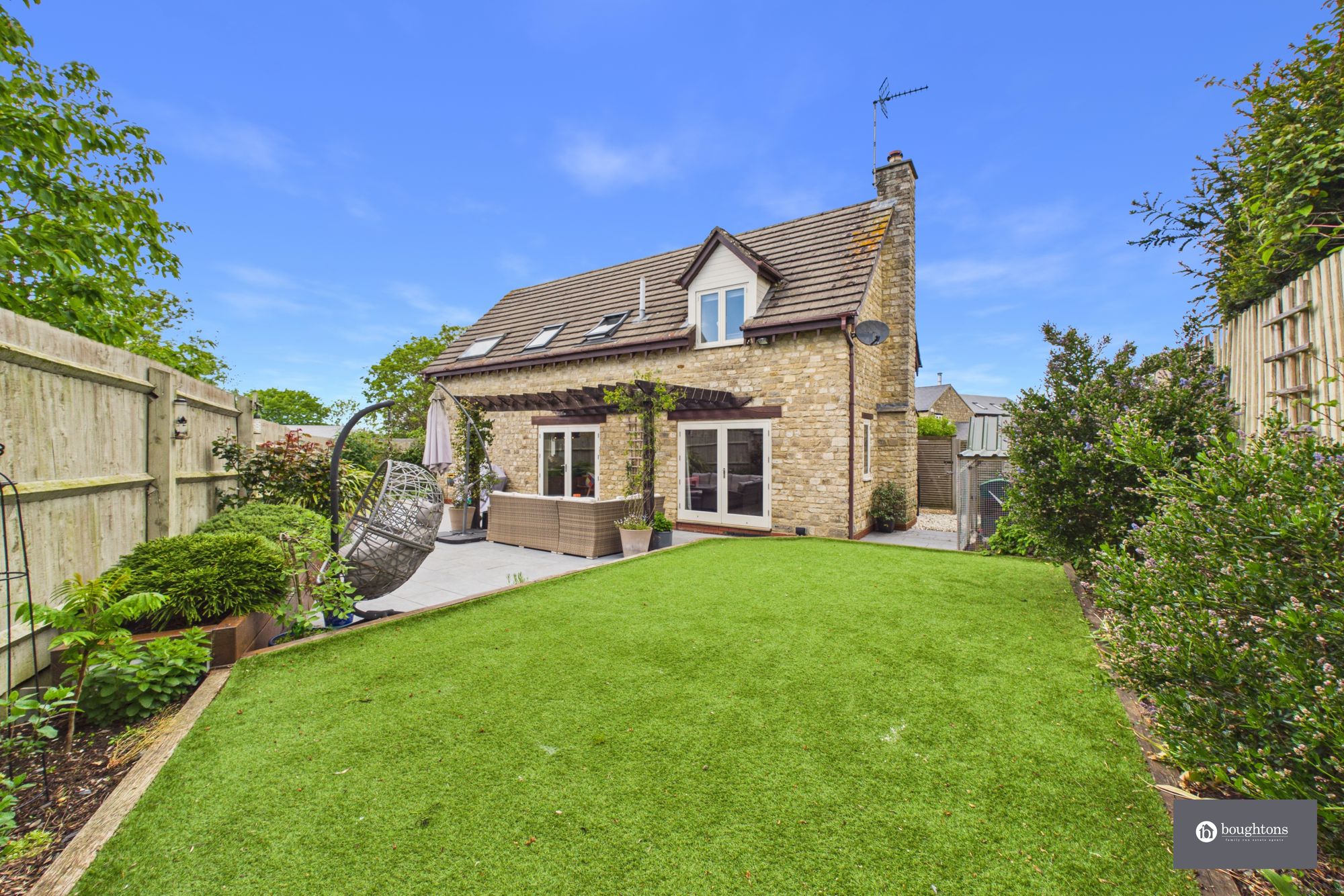 4 bed detached house for sale in Home Close, Silverstone, NN12  - Property Image 4