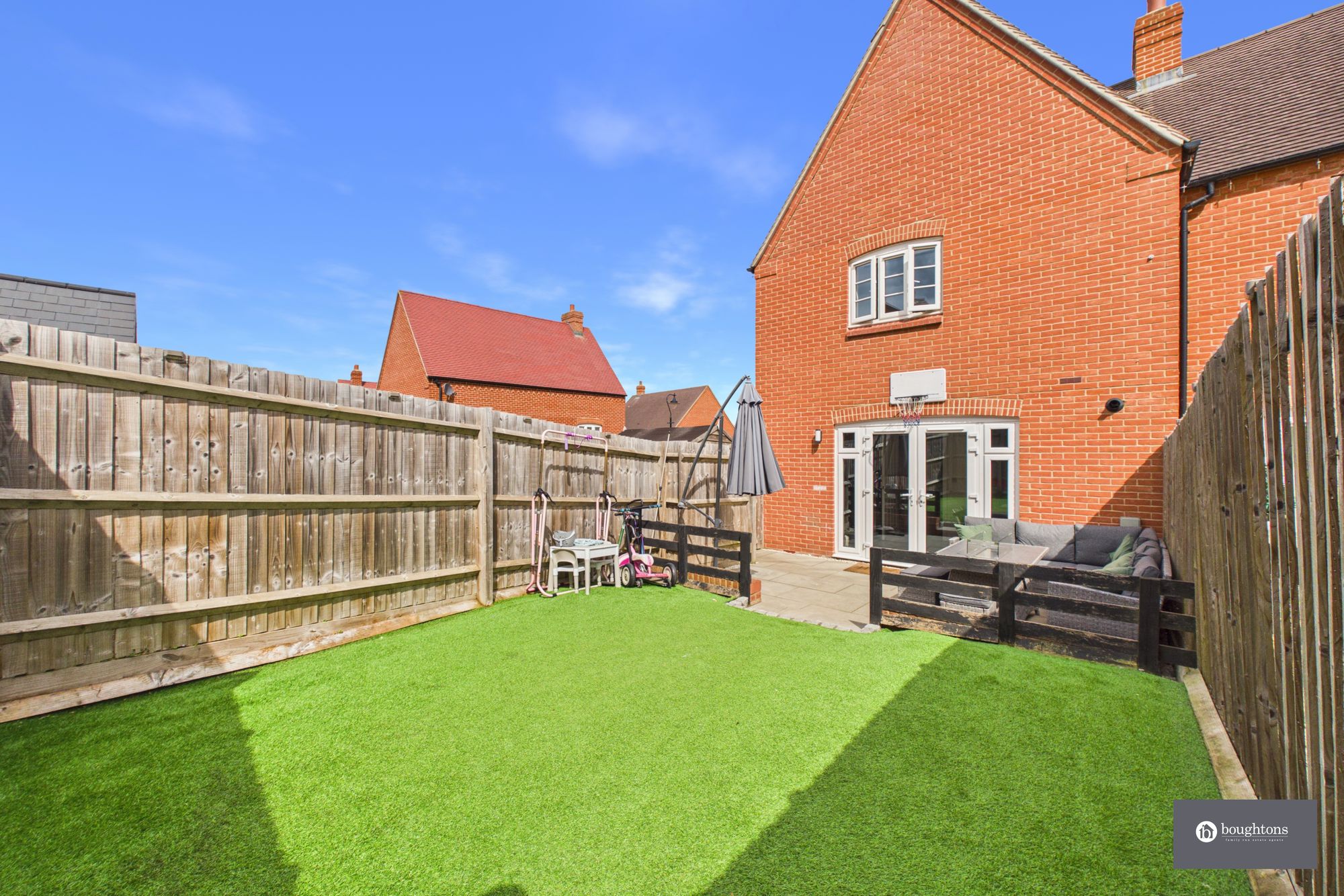 3 bed end of terrace house for sale in Squirrel Close, Brackley, NN13  - Property Image 4