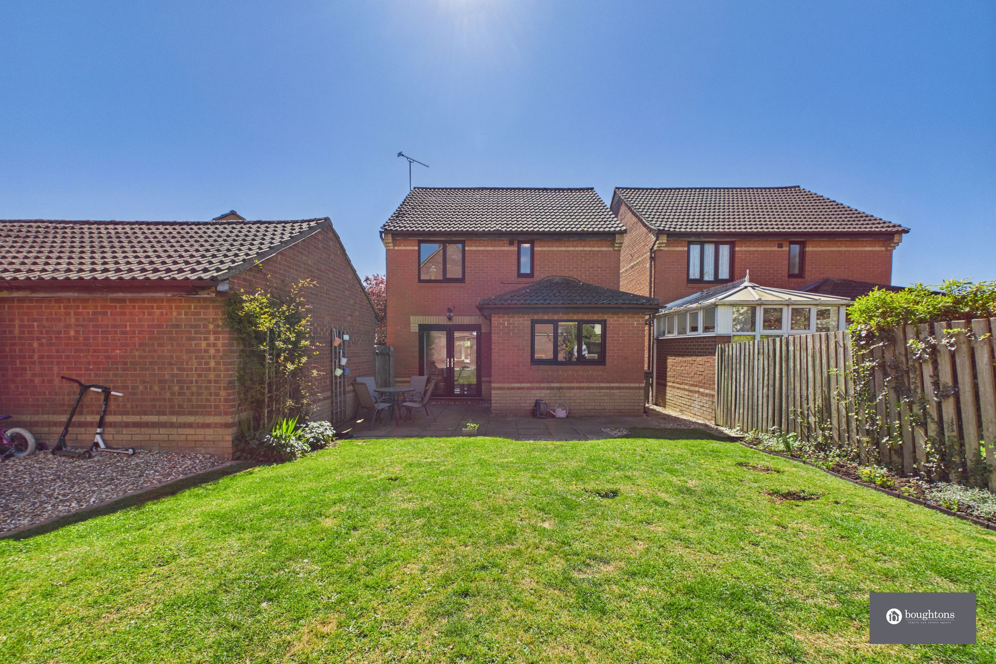 3 bed detached house for sale in Beech Drive, Brackley, NN13  - Property Image 2