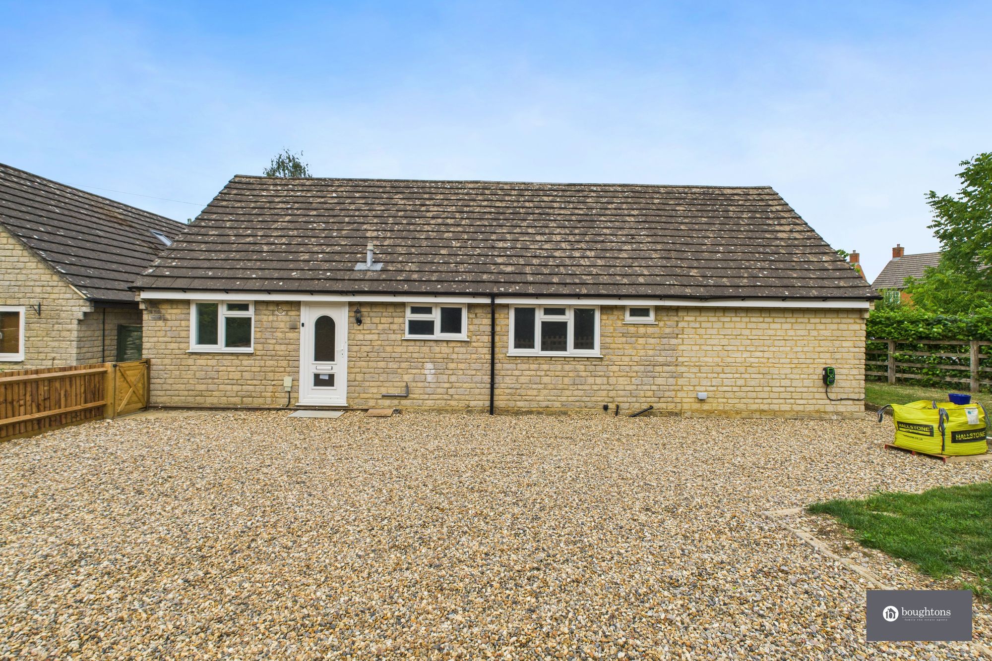 4 bed detached bungalow for sale in Brackley Road, Croughton, NN13  - Property Image 28