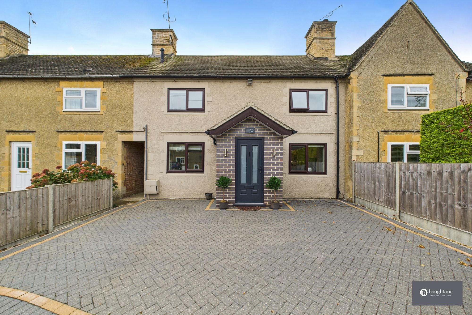 3 bed mid-terraced house for sale in Brickle Lane, Bloxham, OX15