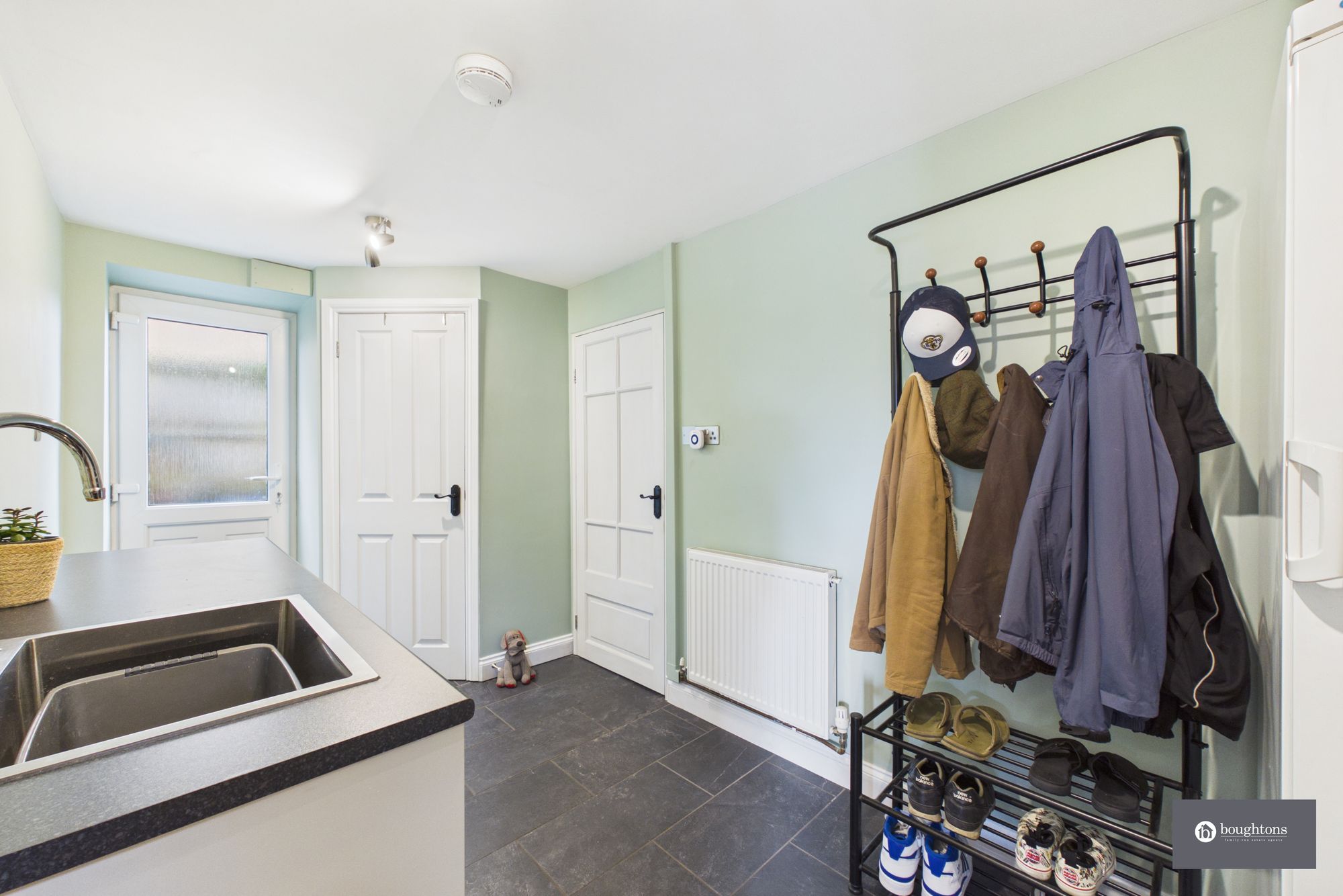 4 bed semi-detached house for sale in Myers Close, Charlton, OX17  - Property Image 12