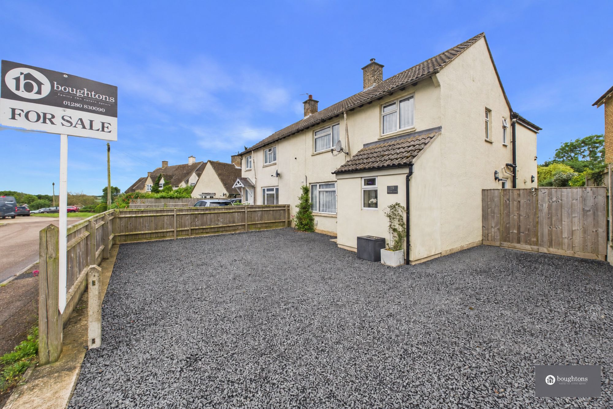 4 bed semi-detached house for sale in Myers Close, Charlton, OX17  - Property Image 1