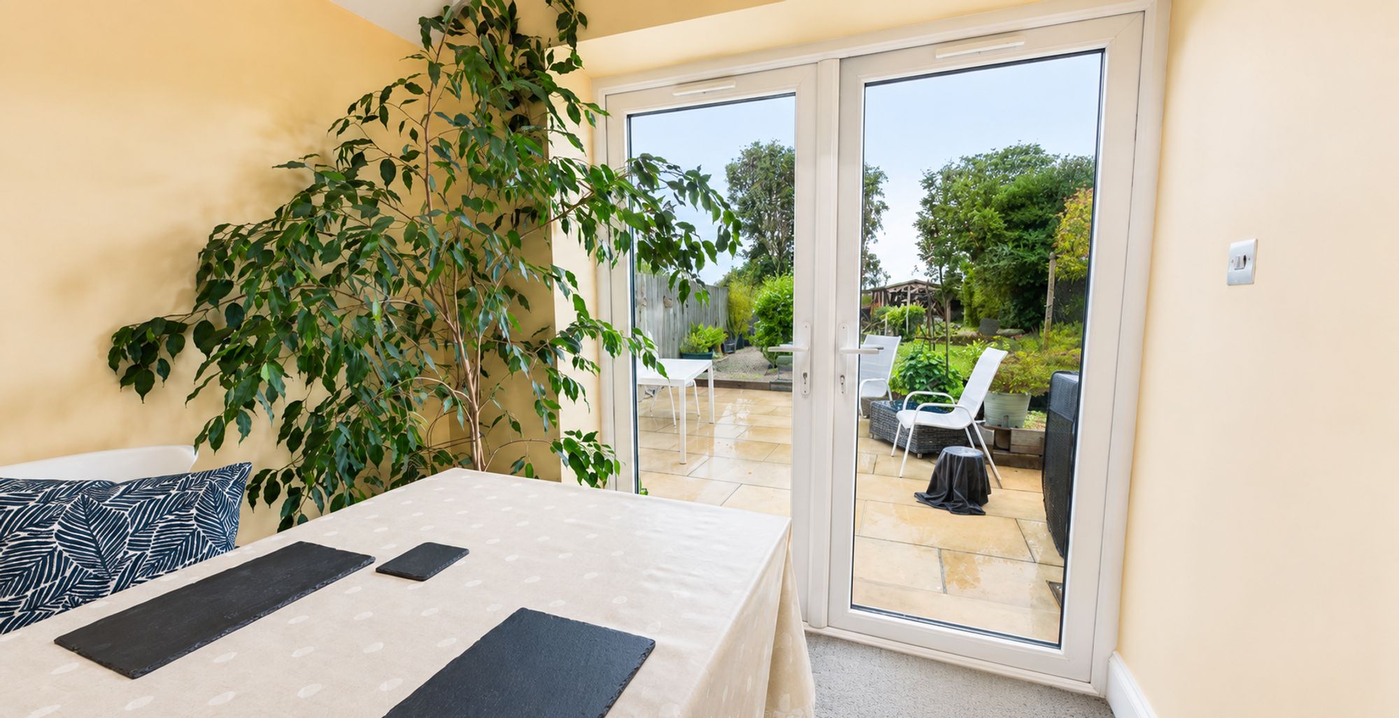 4 bed semi-detached house for sale in Myers Close, Charlton, OX17  - Property Image 11
