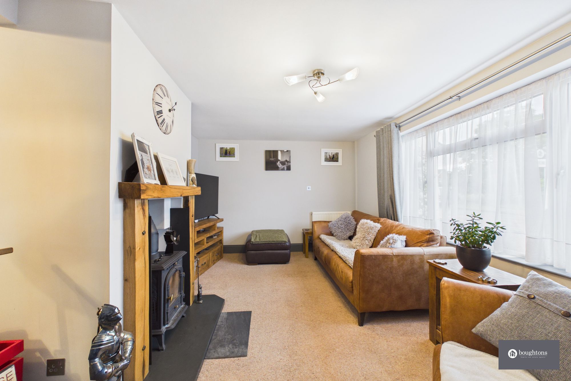 4 bed semi-detached house for sale in Myers Close, Charlton, OX17  - Property Image 4