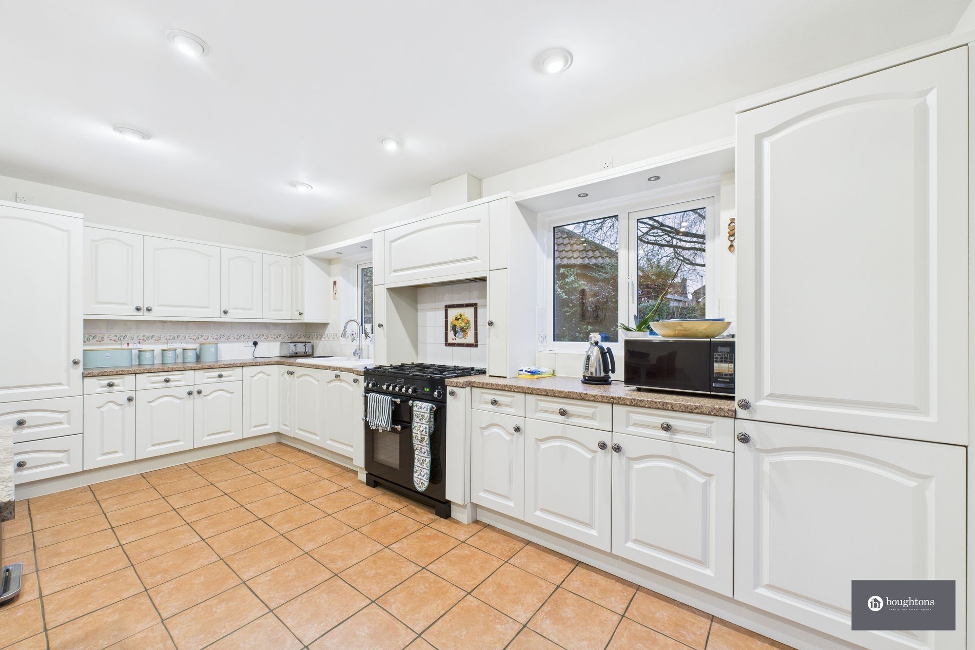 5 bed detached house for sale in Edgewood, Brackley, NN13  - Property Image 9