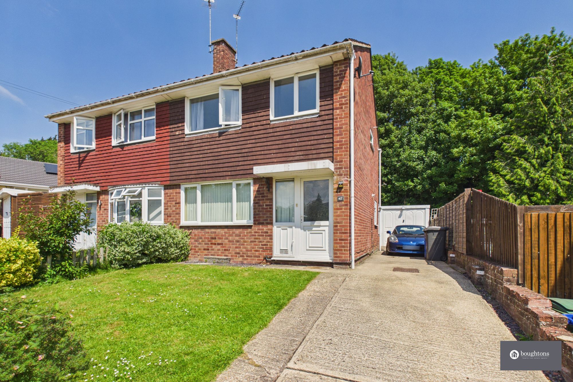 3 bed semi-detached house for sale in Valley Road, Brackley, NN13