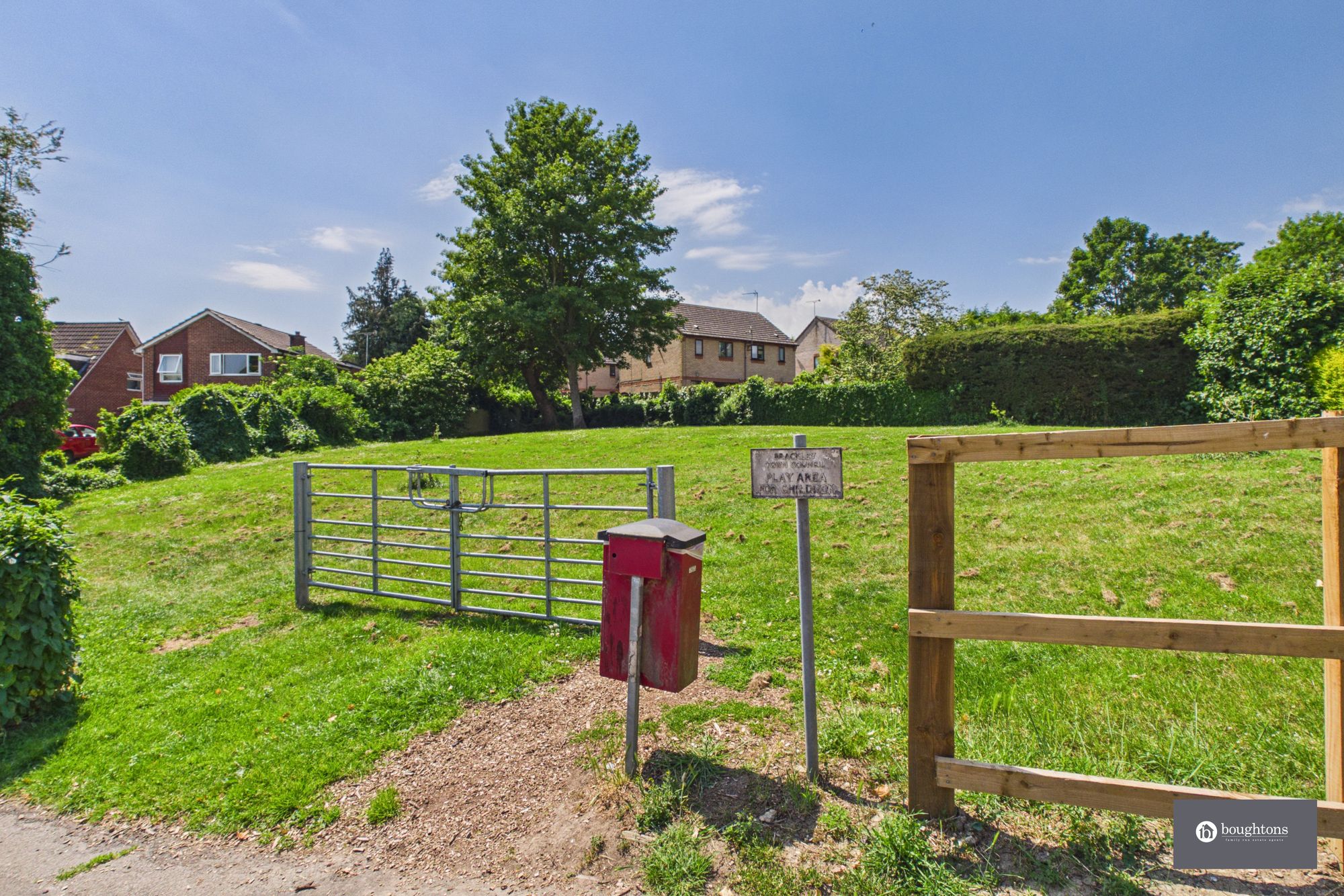 3 bed semi-detached house for sale in Valley Road, Brackley, NN13  - Property Image 16